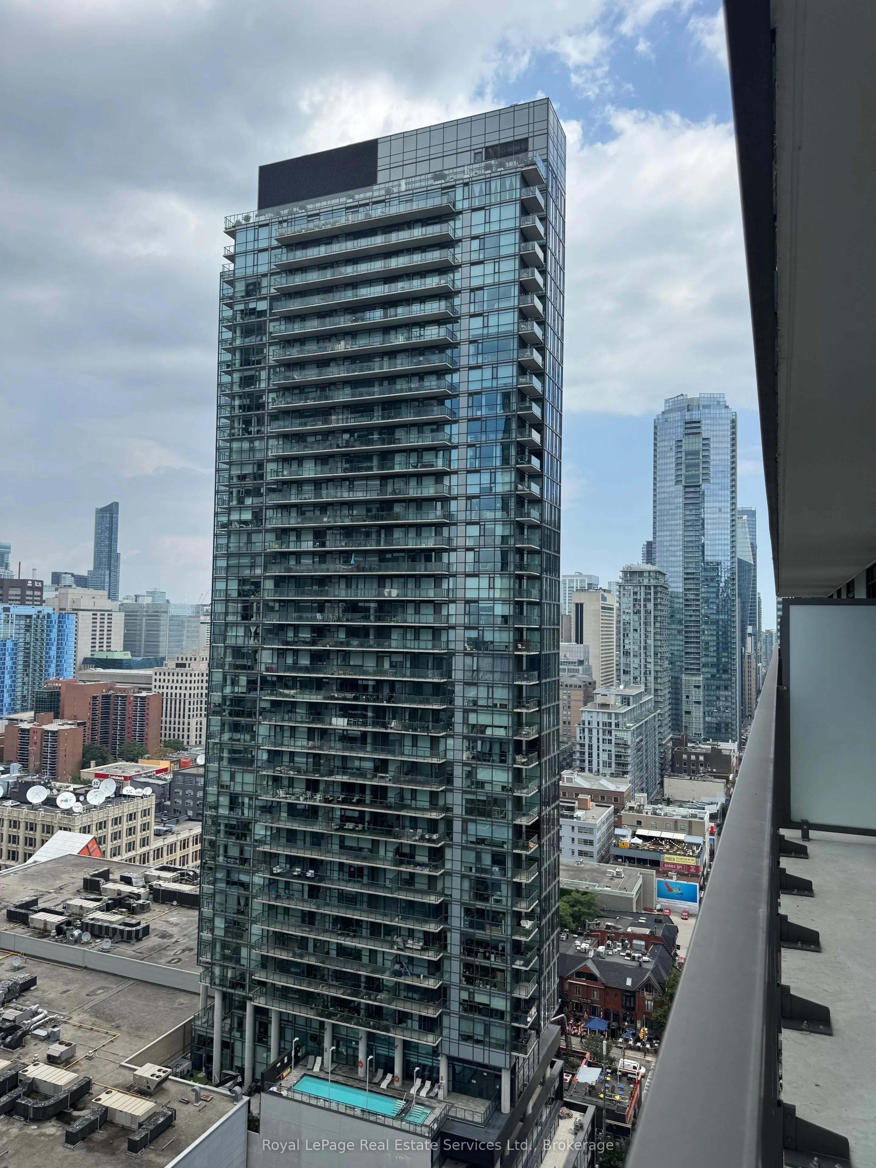 28 Widmer Street, #2725