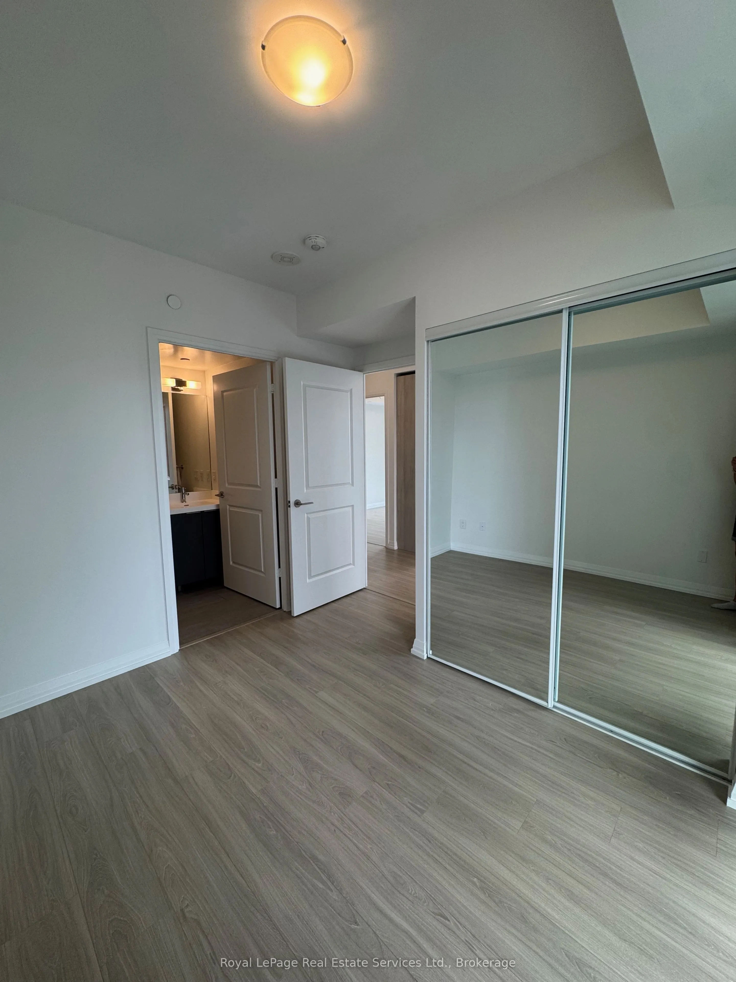 28 Widmer Street, #2725