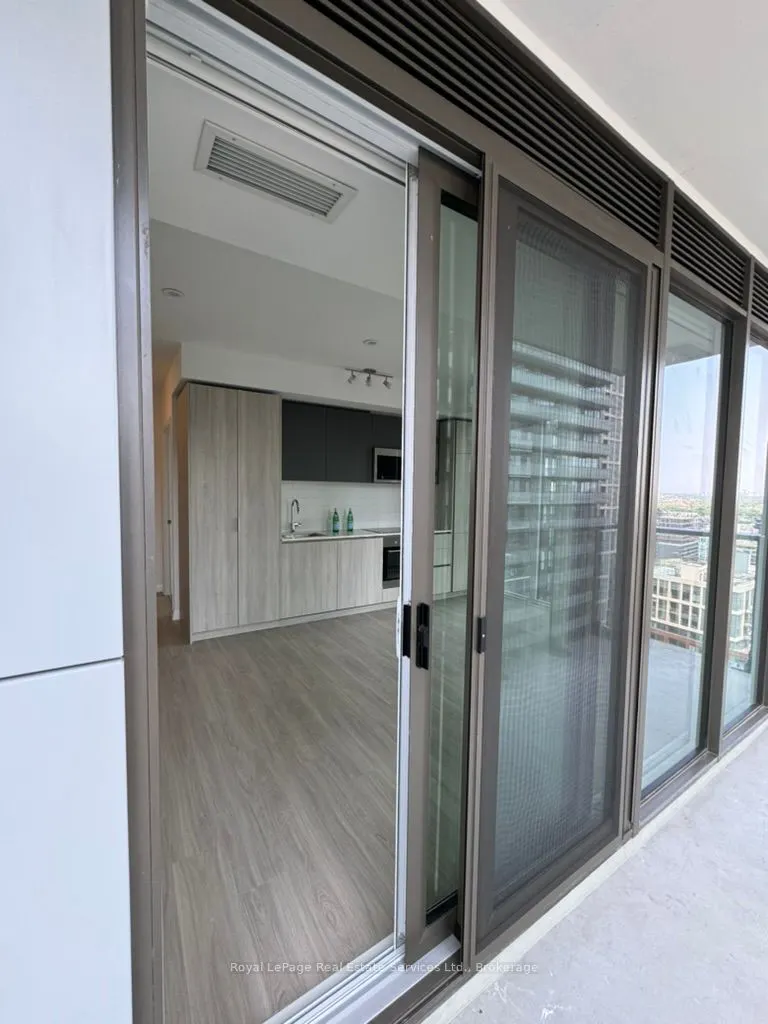 28 Widmer Street, #2725