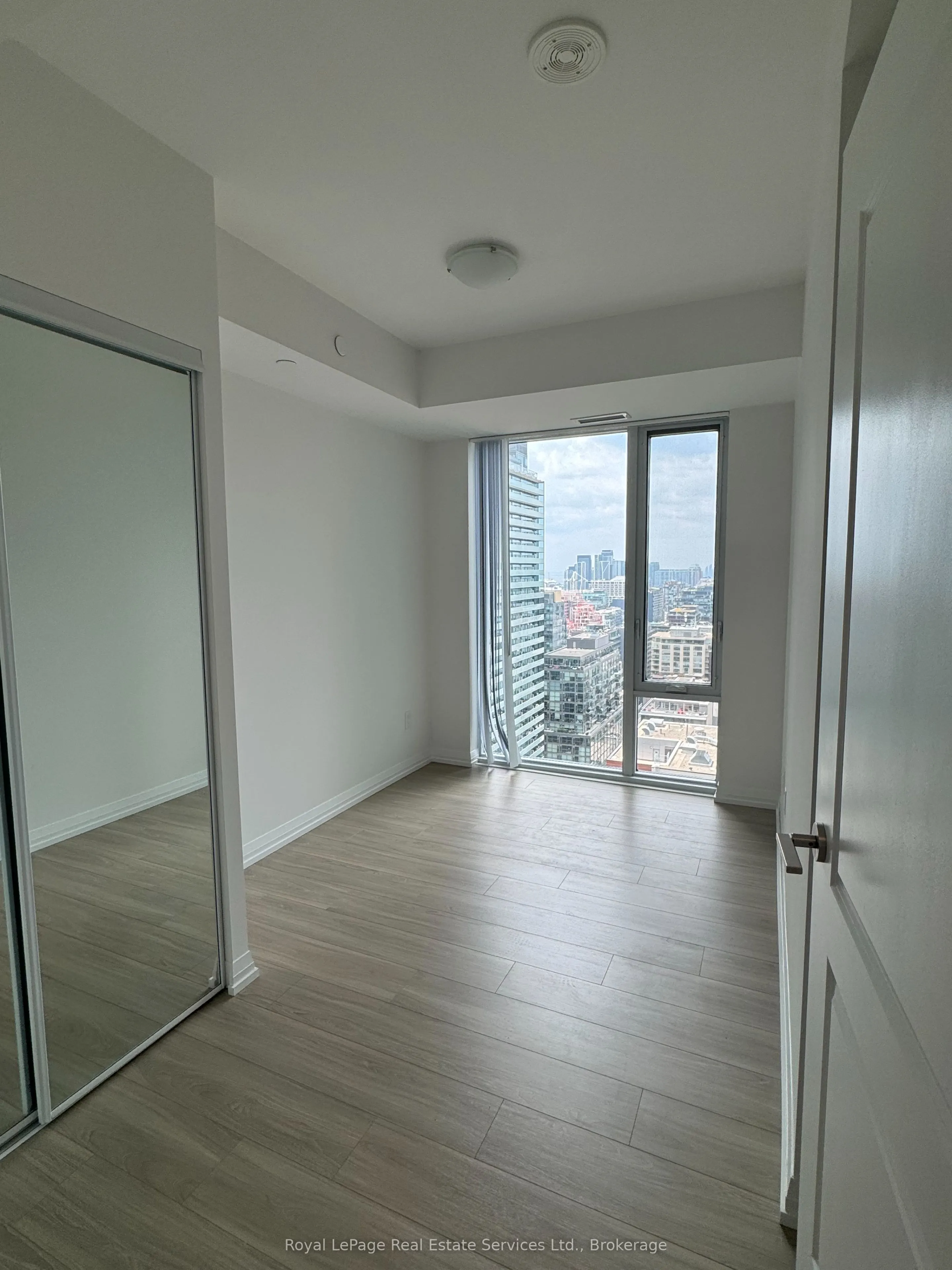 28 Widmer Street, #2725