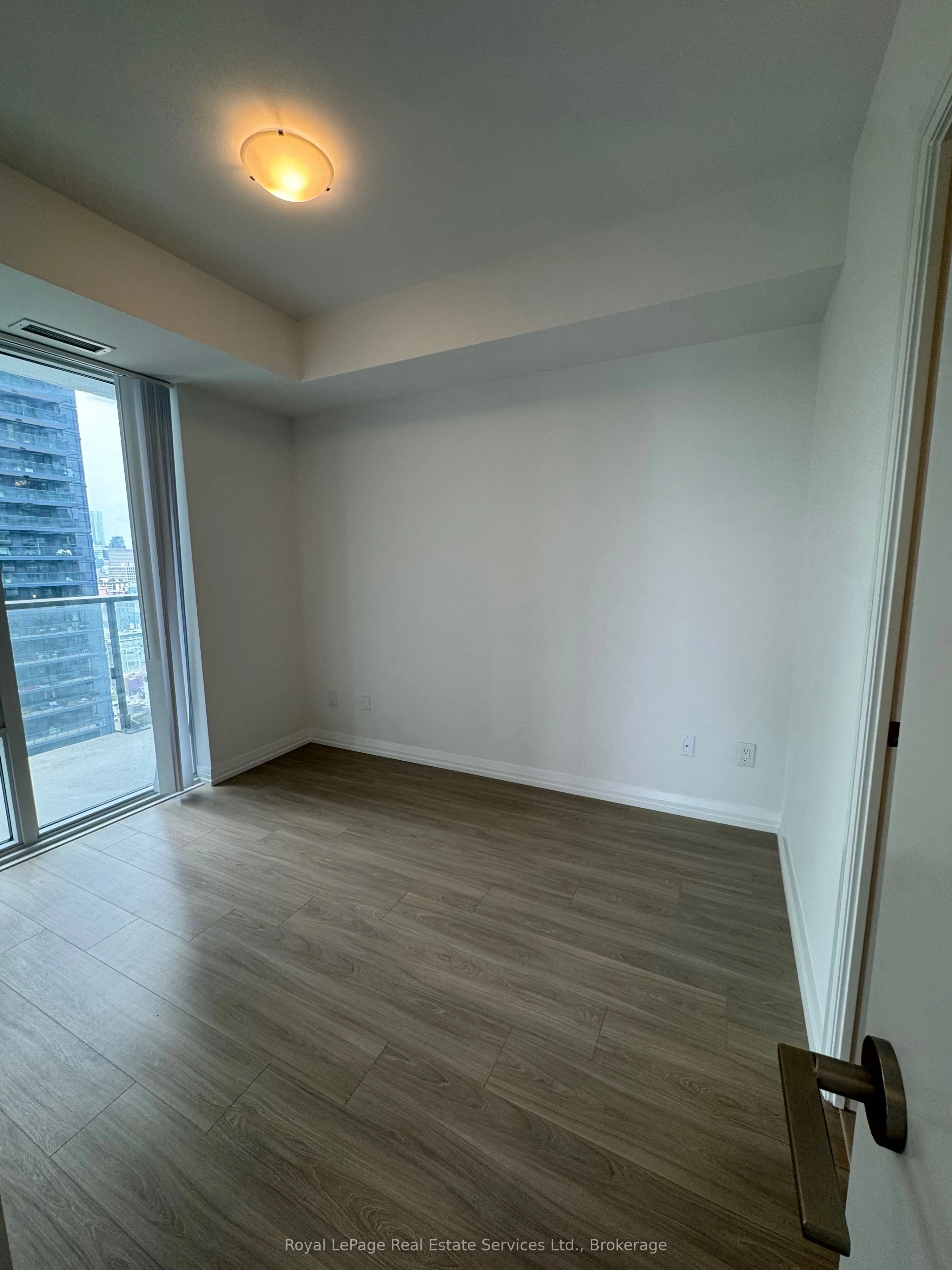 28 Widmer Street, #2725