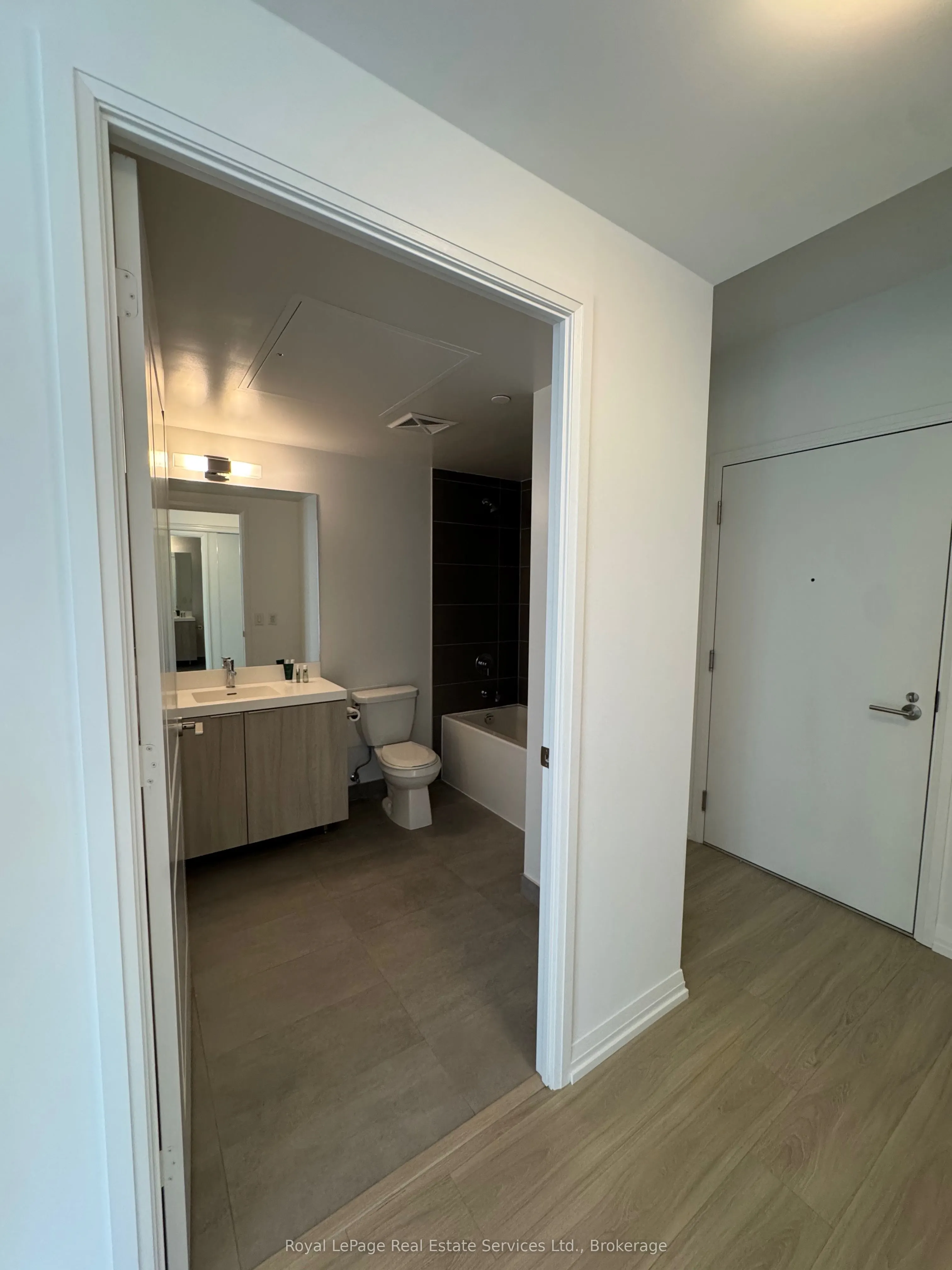 28 Widmer Street, #2725