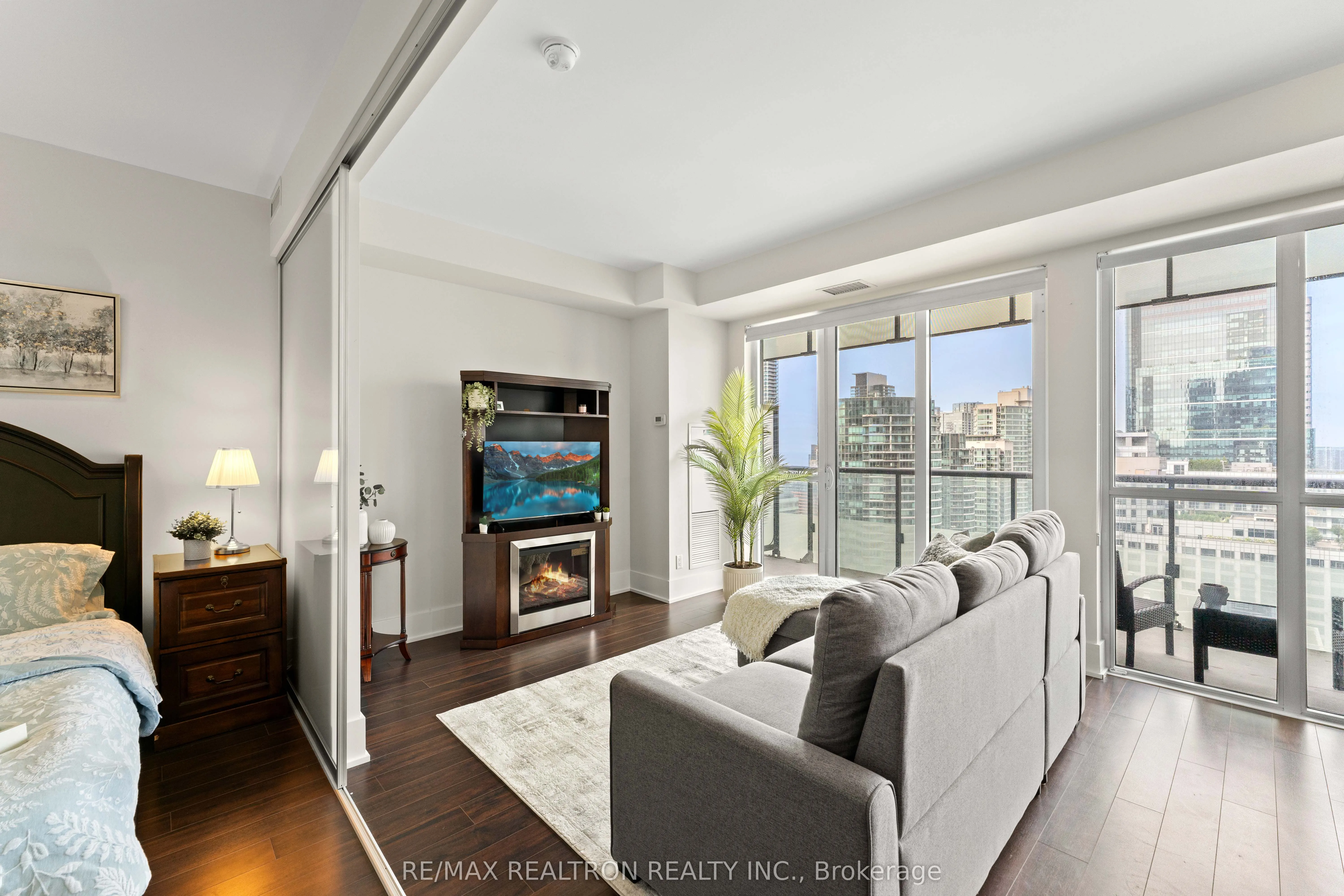 300 Front Street W, #2603