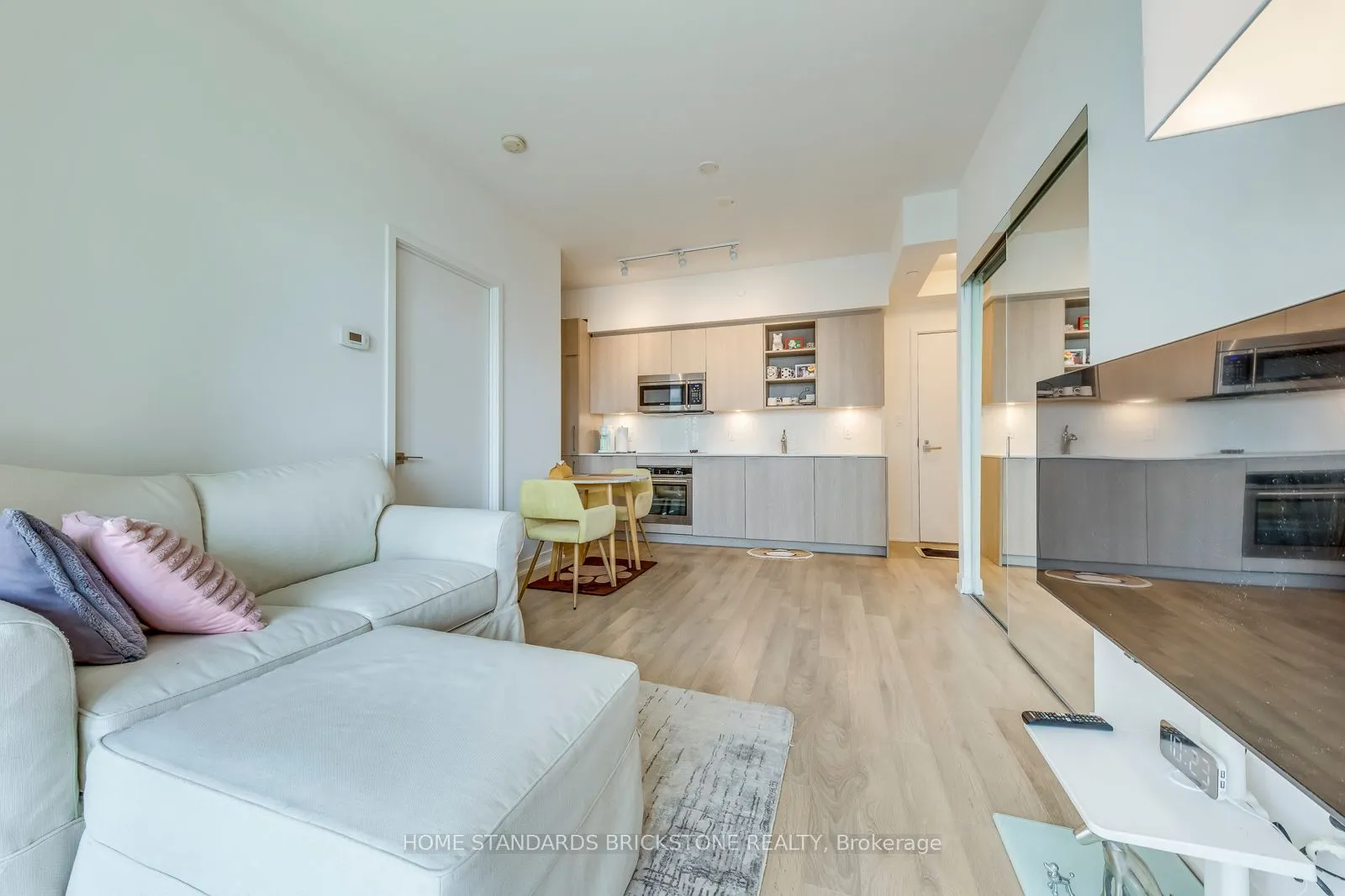 50 Ordnance Street, #2212