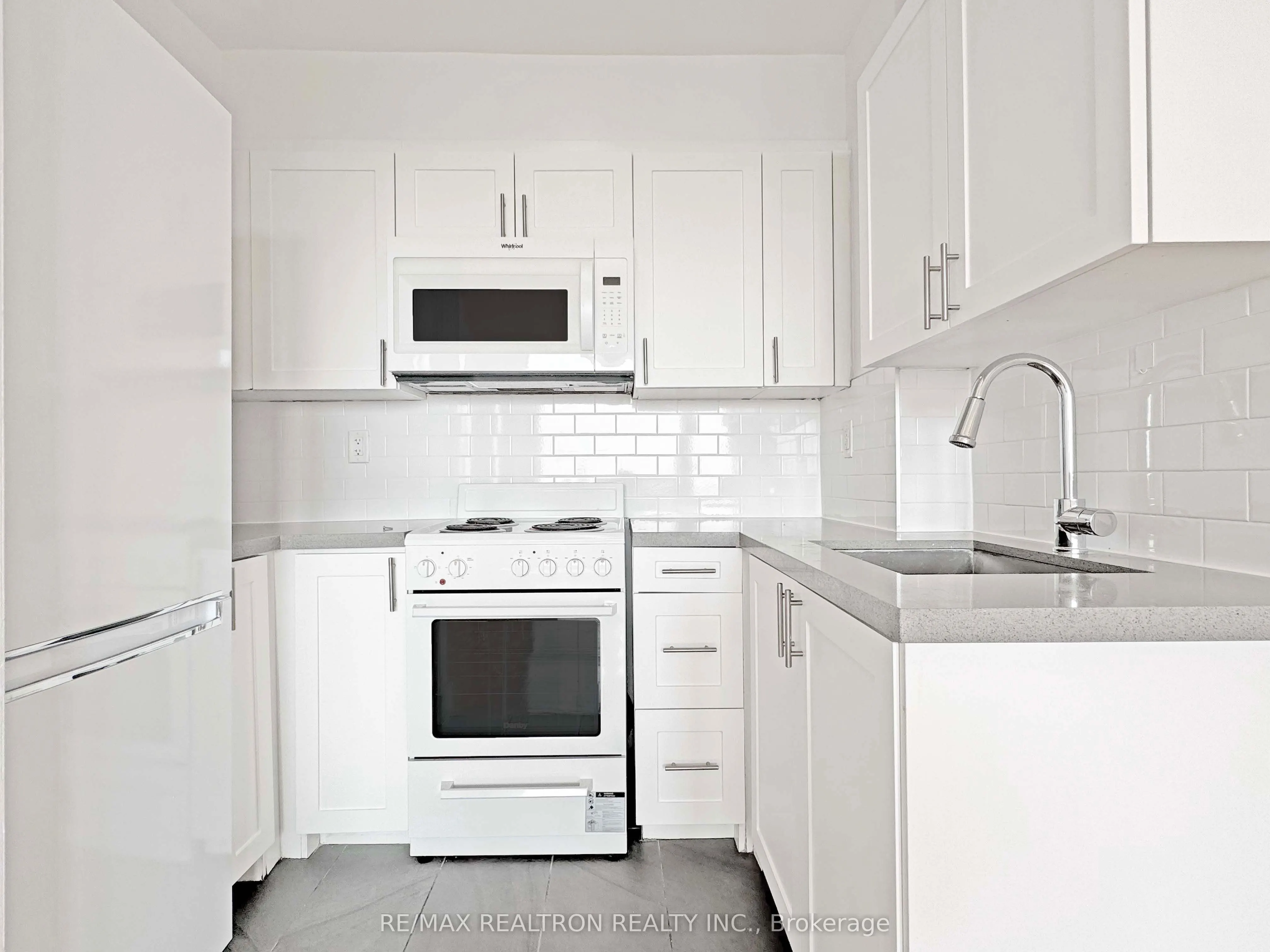666 Spadina Avenue, #1201