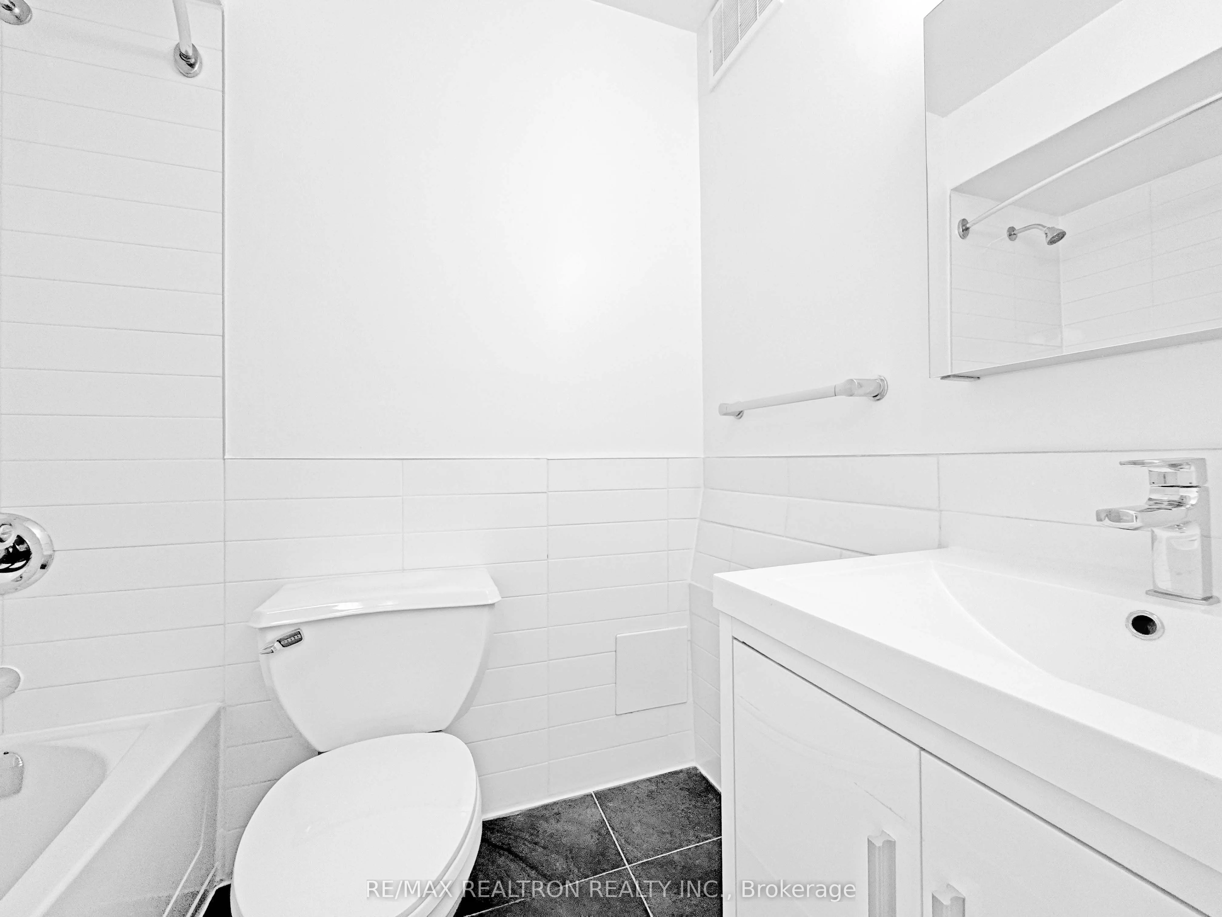 666 Spadina Avenue, #1201