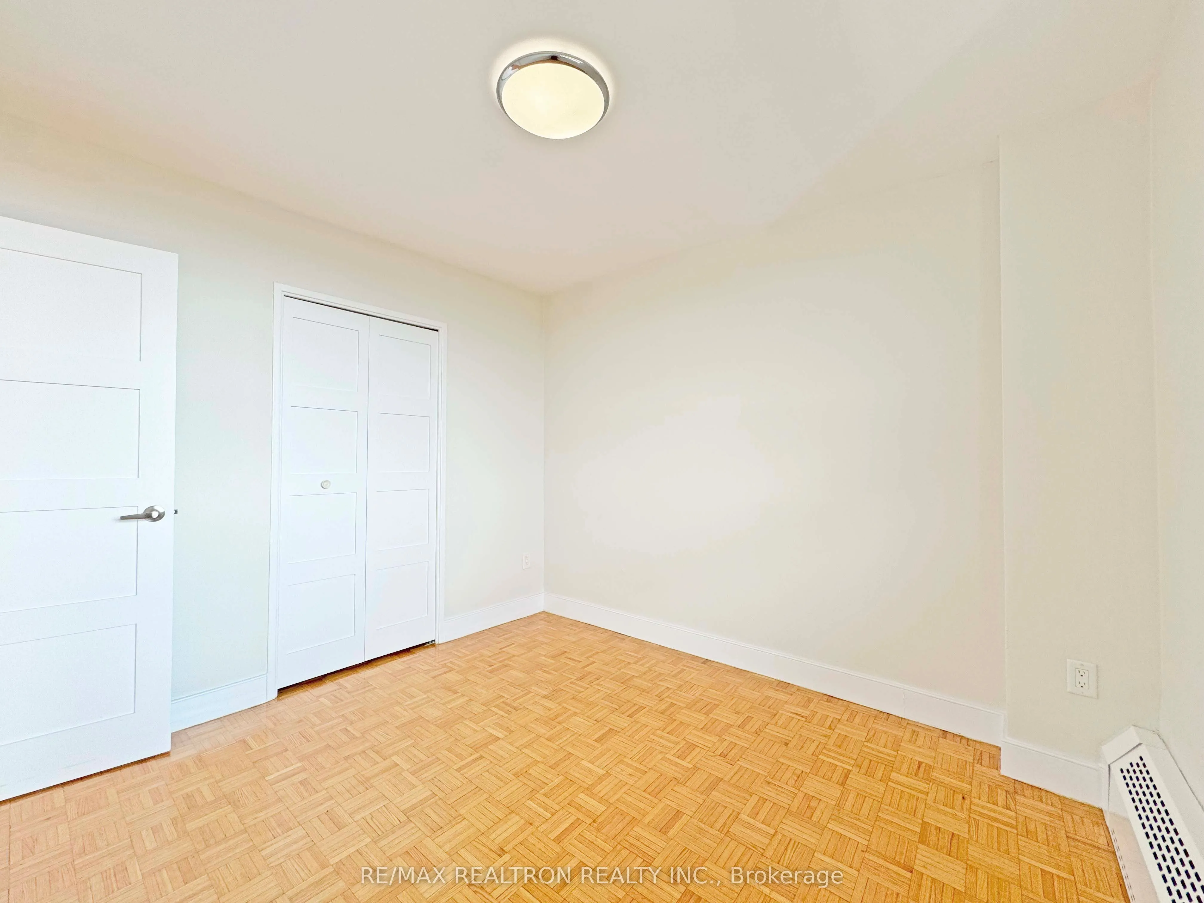 666 Spadina Avenue, #1201