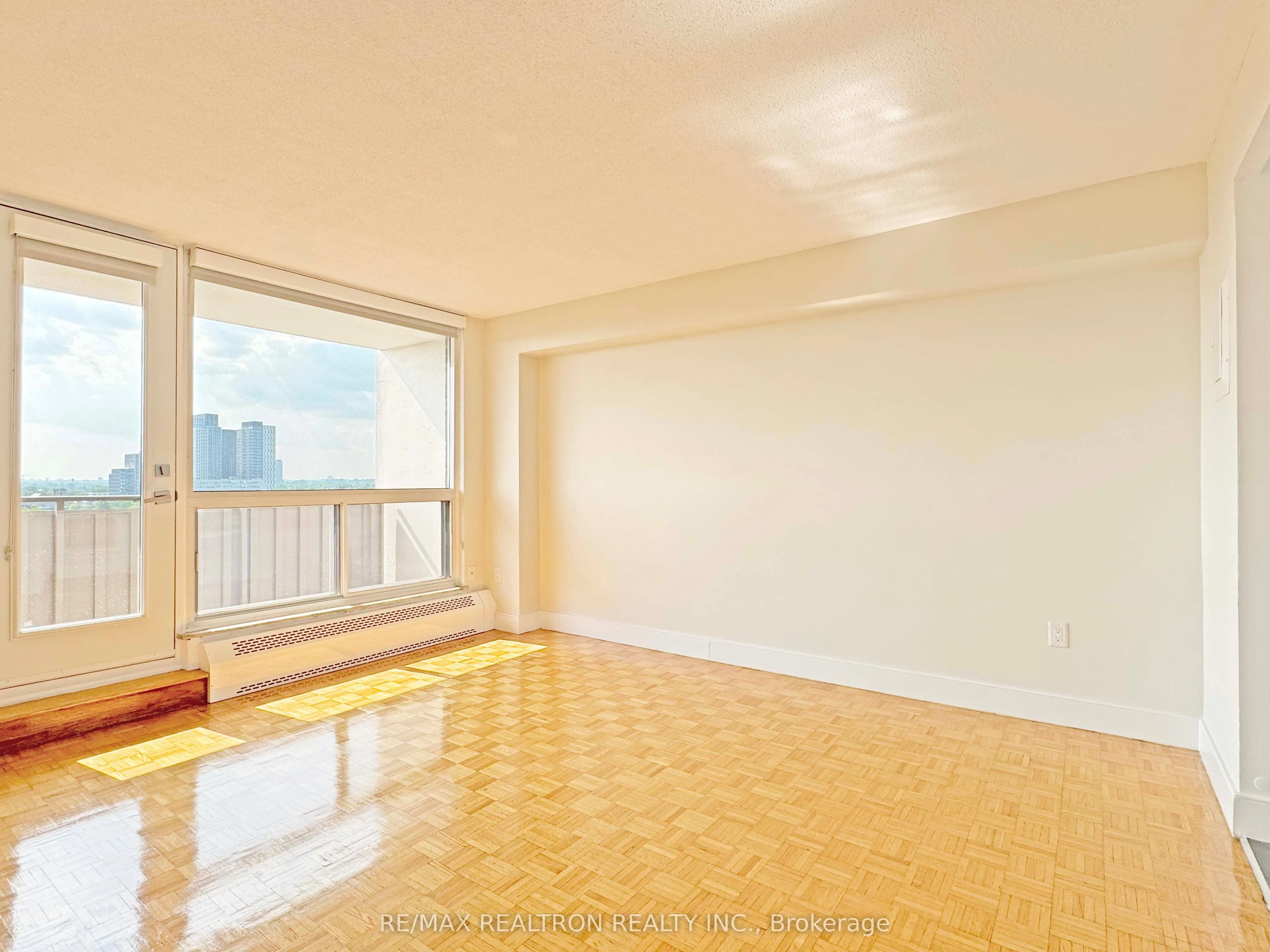 666 Spadina Avenue, #1201