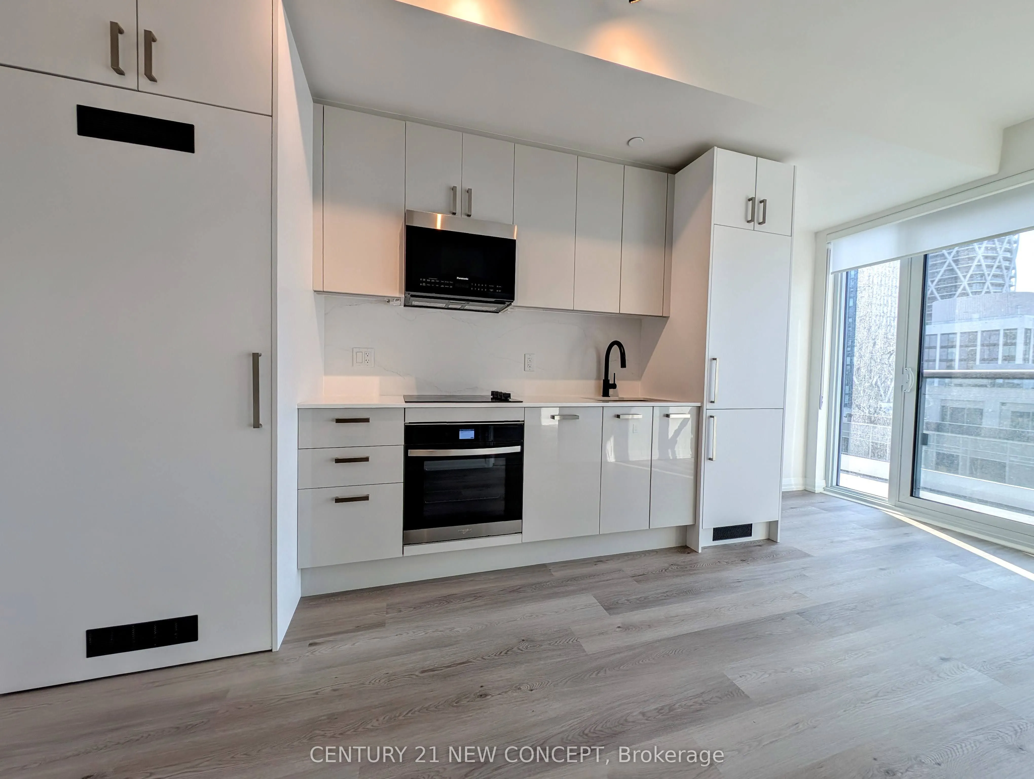 280 Dundas Street W, #1408