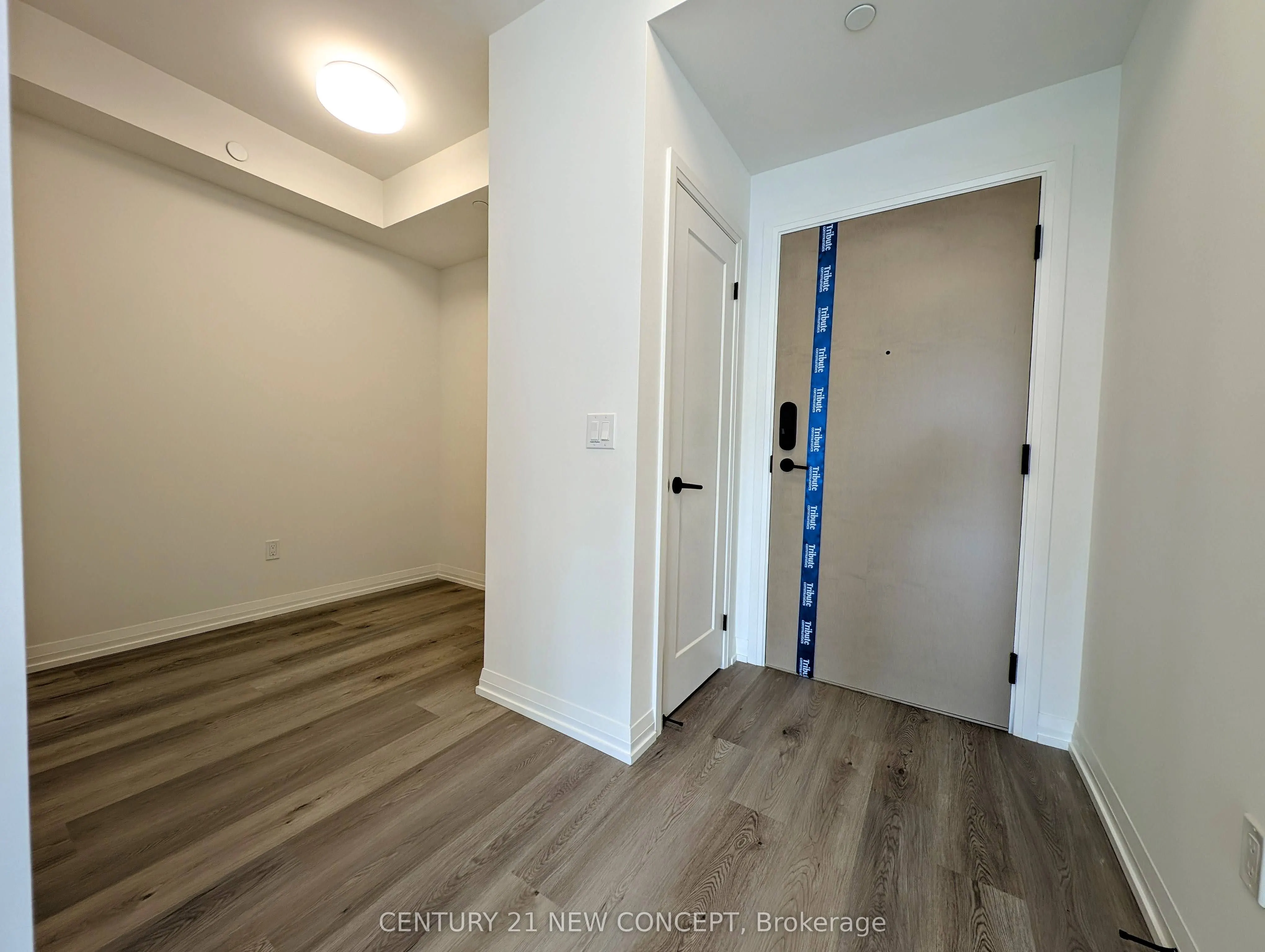280 Dundas Street W, #1408