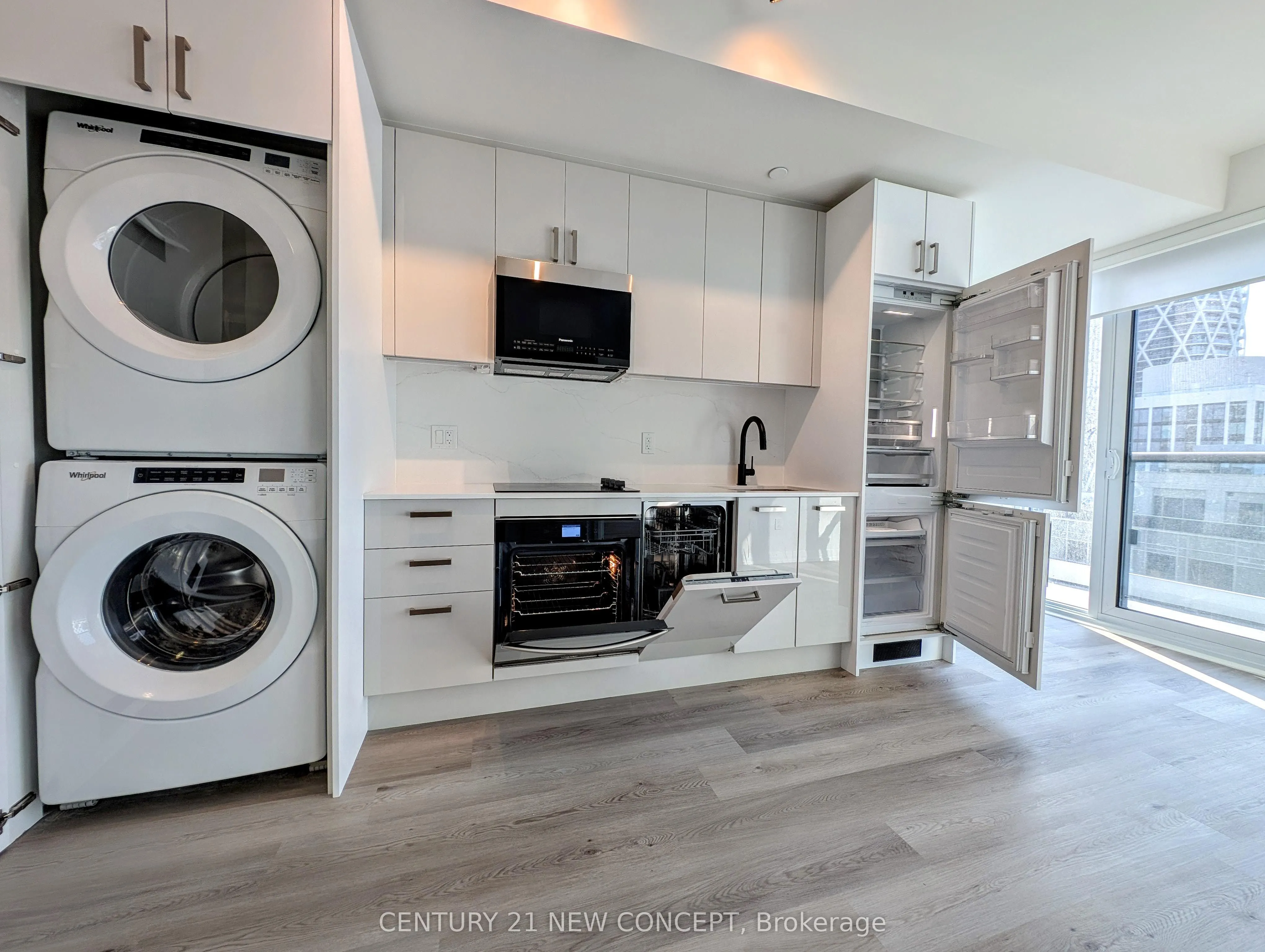 280 Dundas Street W, #1408