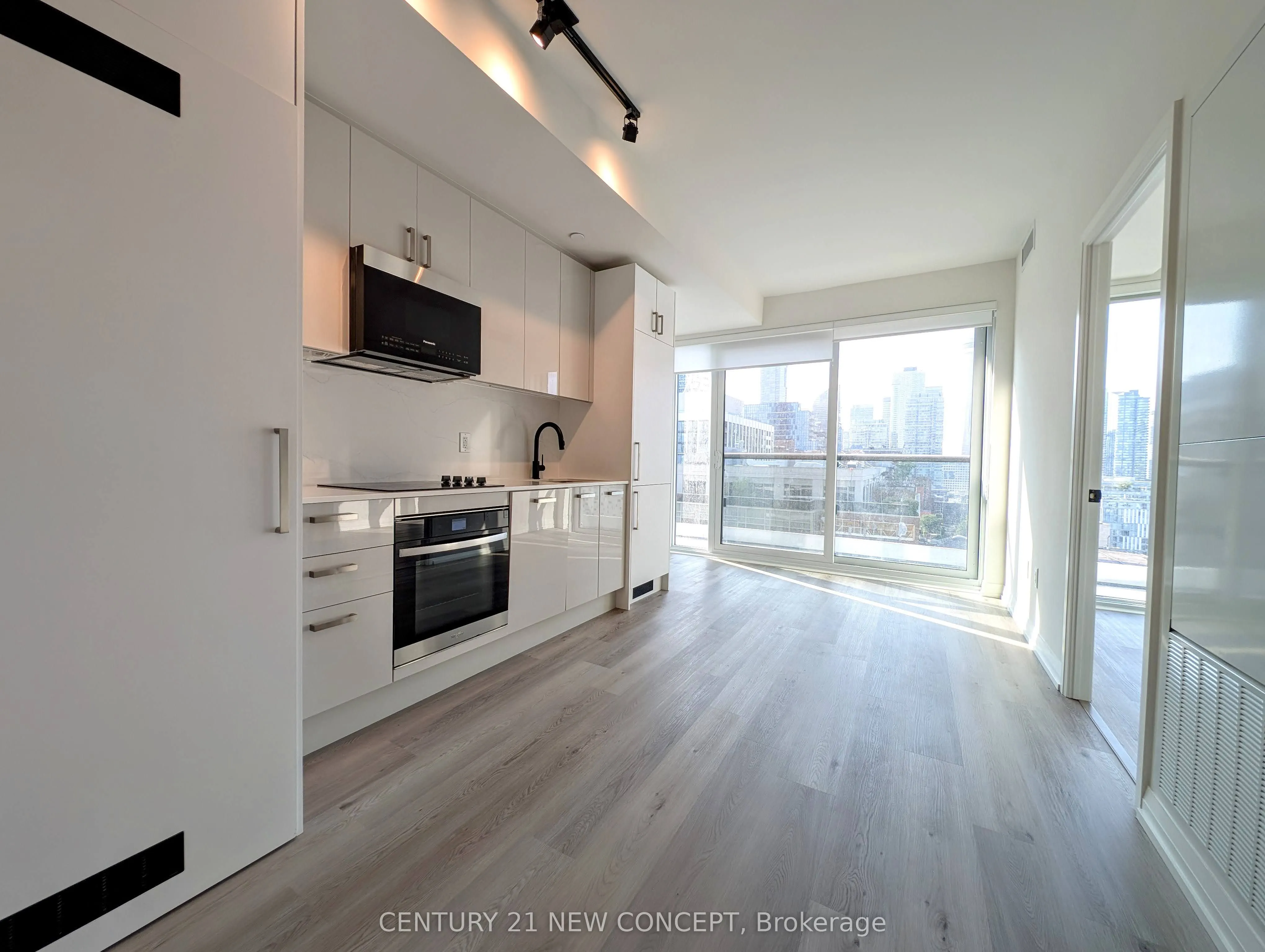 280 Dundas Street W, #1408