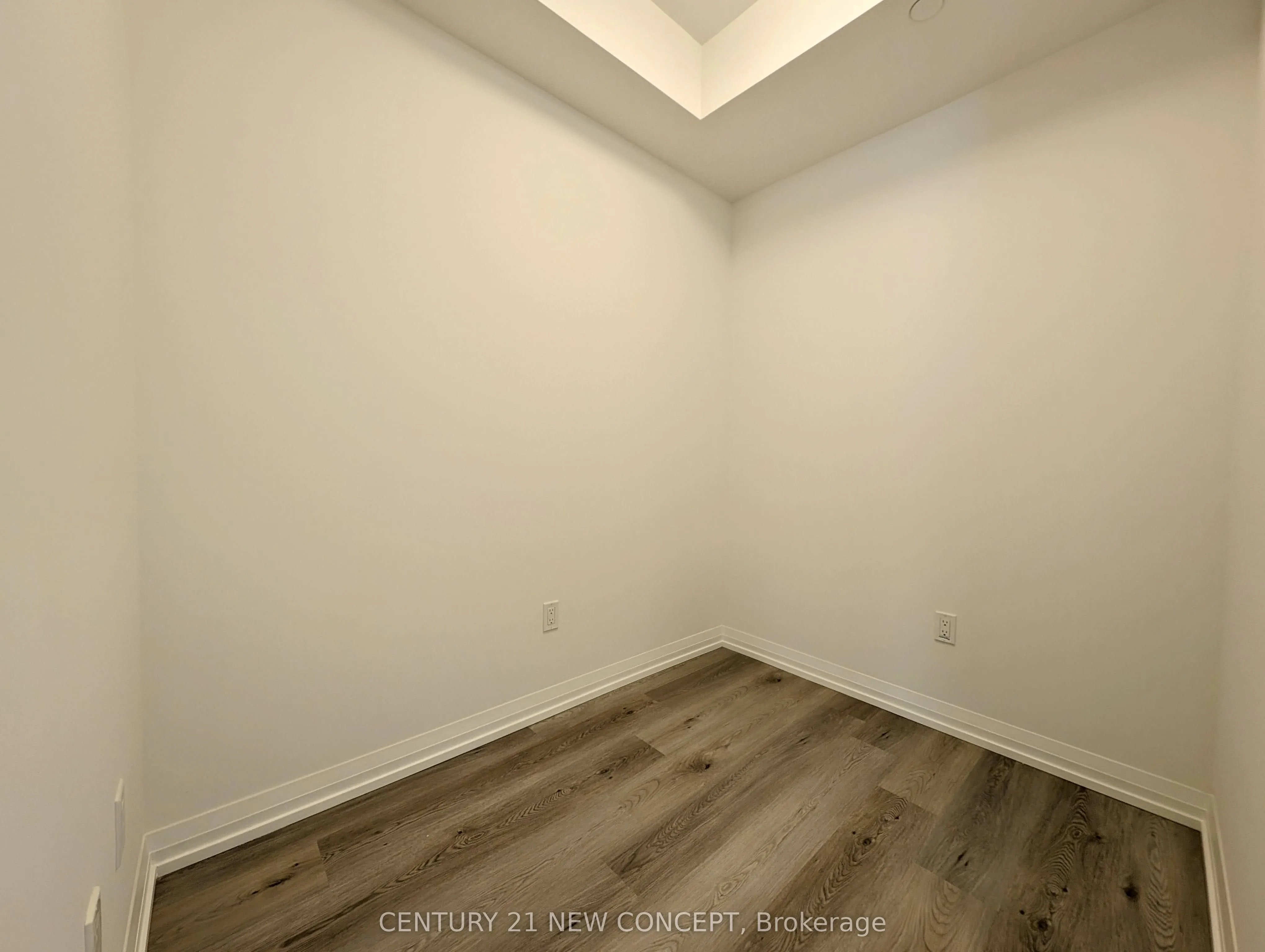 280 Dundas Street W, #1408