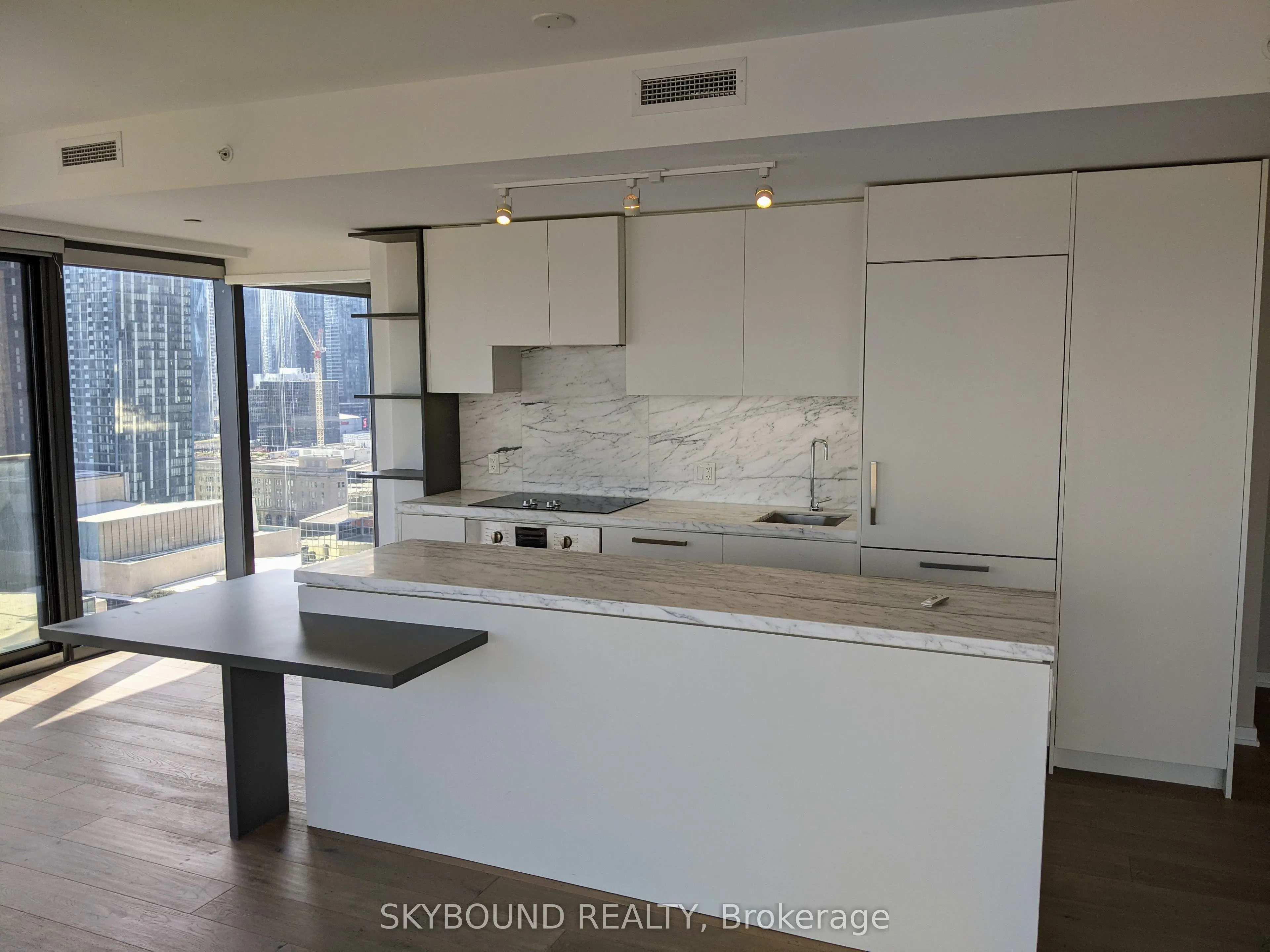 60 Colborne Street, #2002