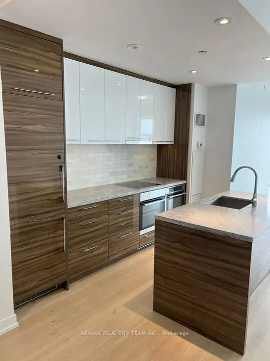 488 University Avenue, #4505