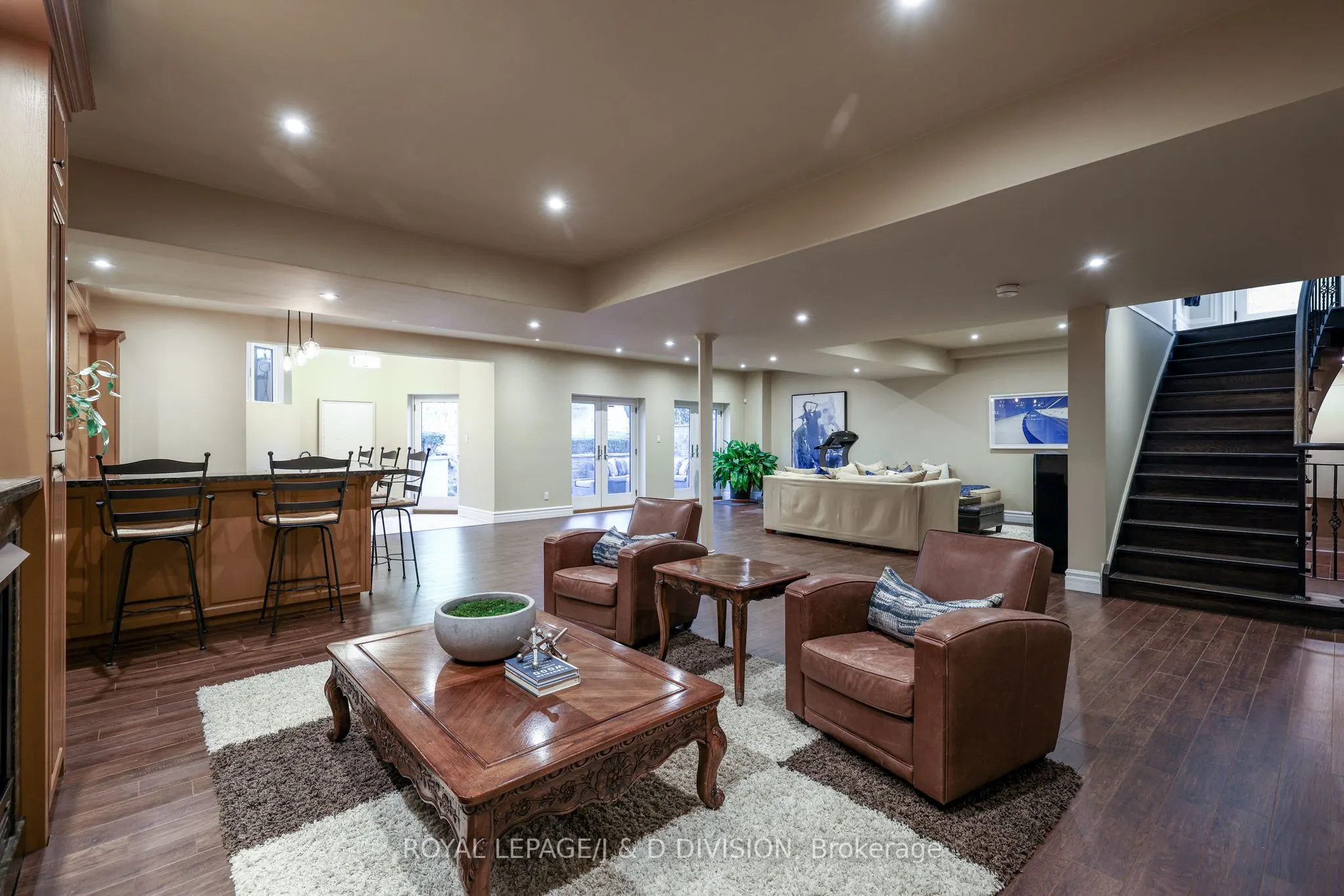 82 Munro Boulevard