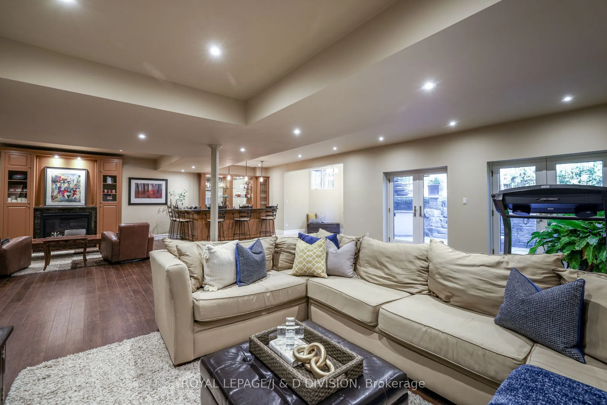 82 Munro Boulevard