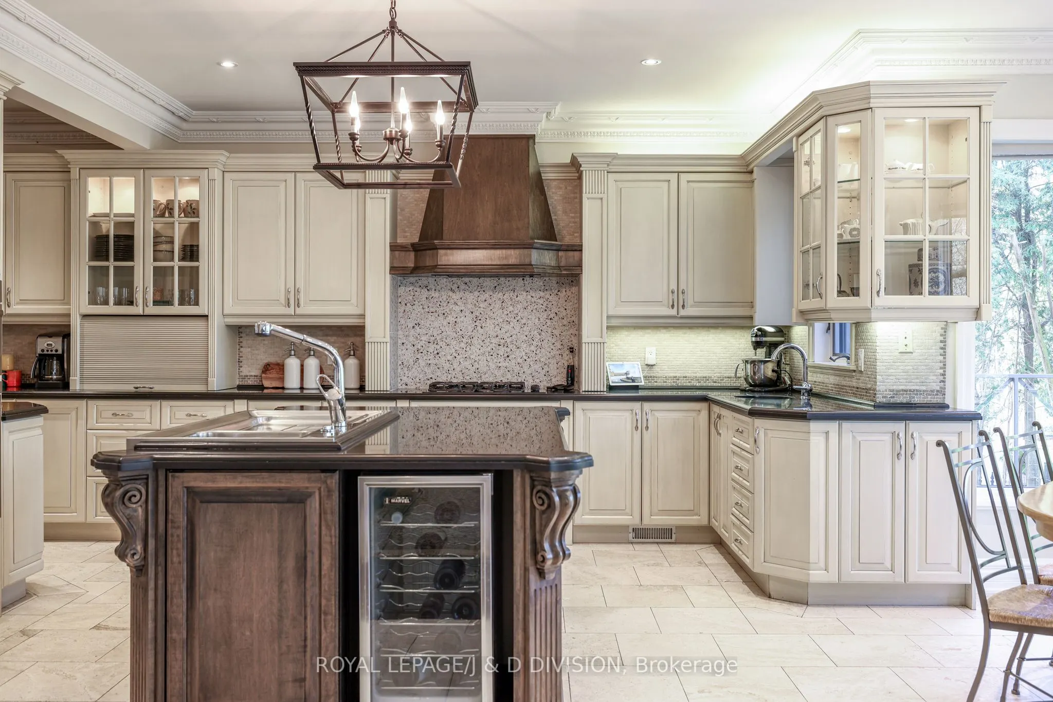 82 Munro Boulevard