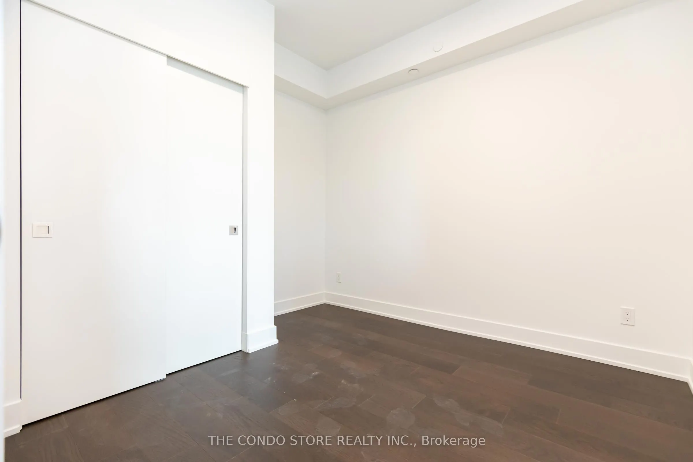 8 Manor Road W, #604