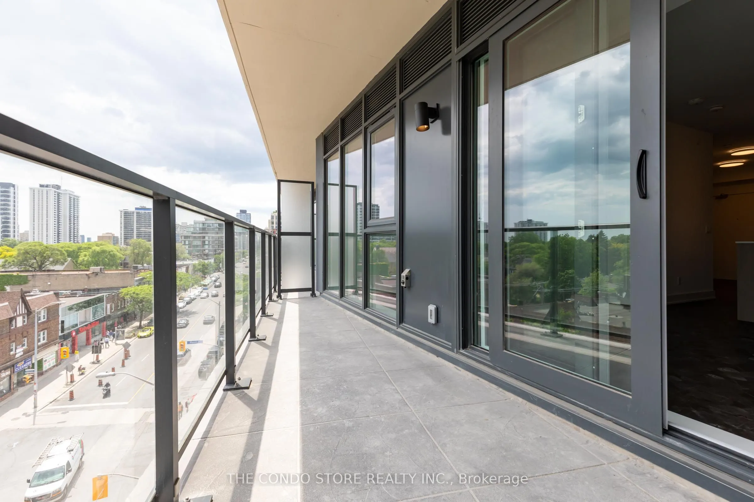 8 Manor Road W, #604