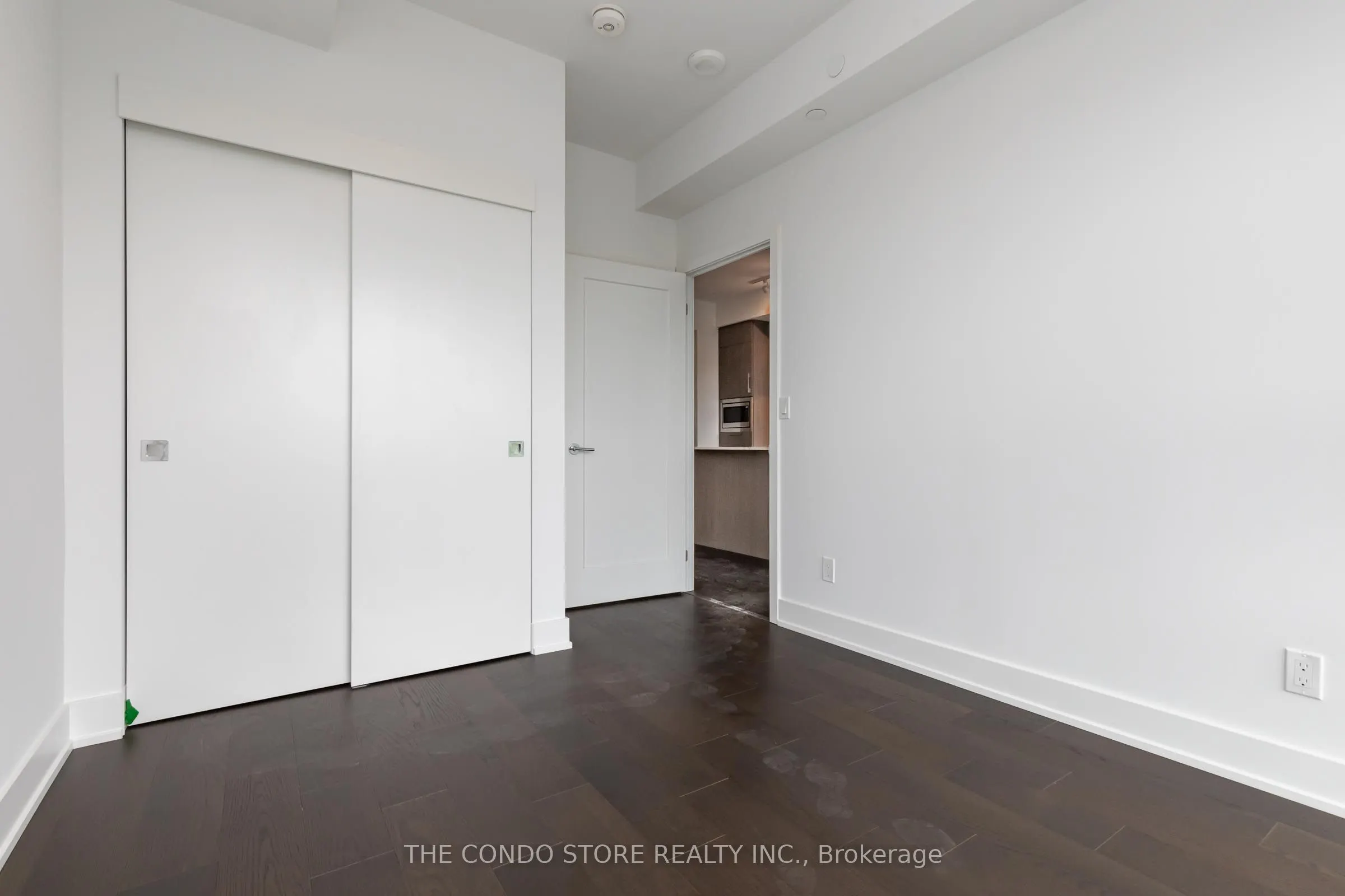 8 Manor Road W, #604
