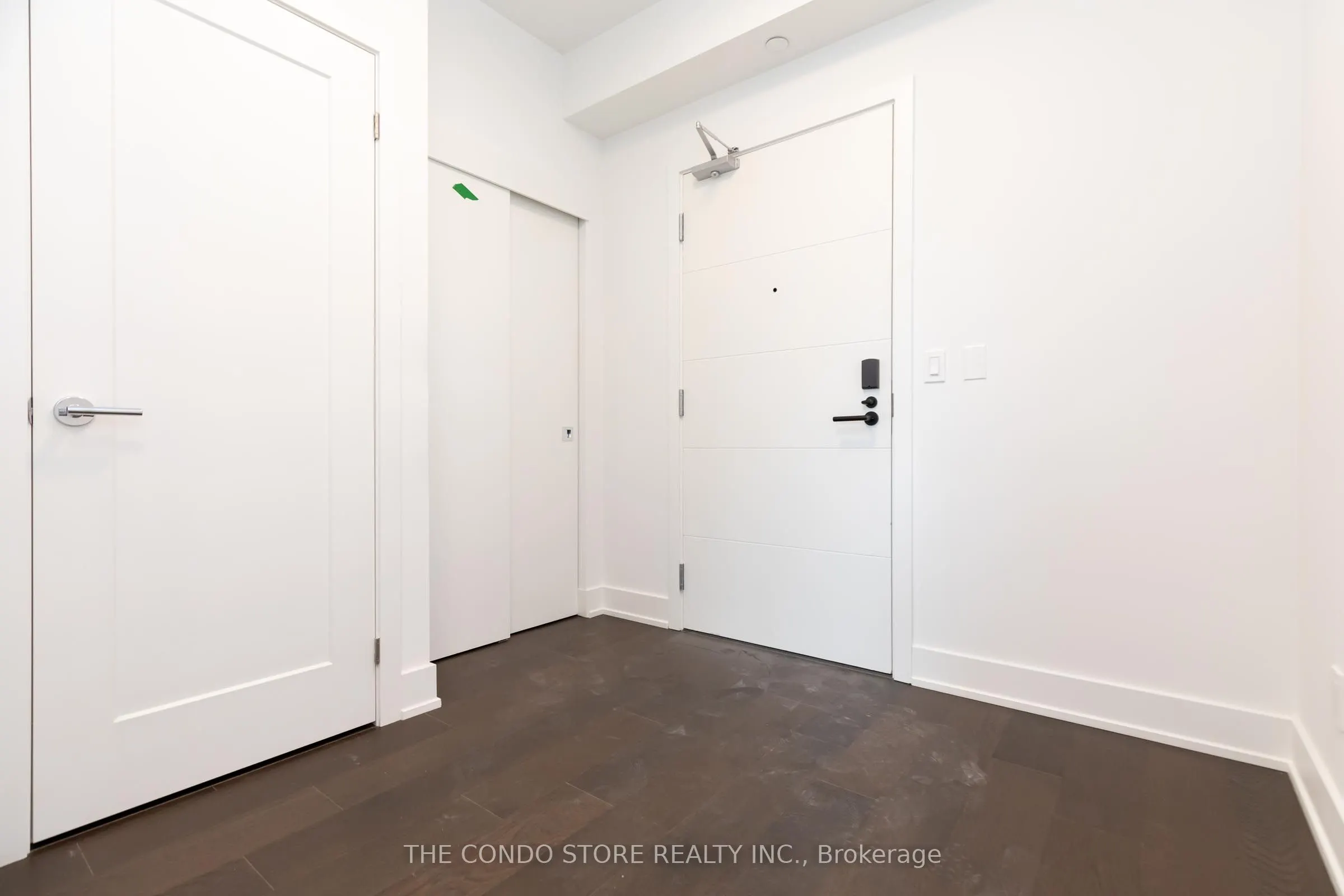 8 Manor Road W, #604