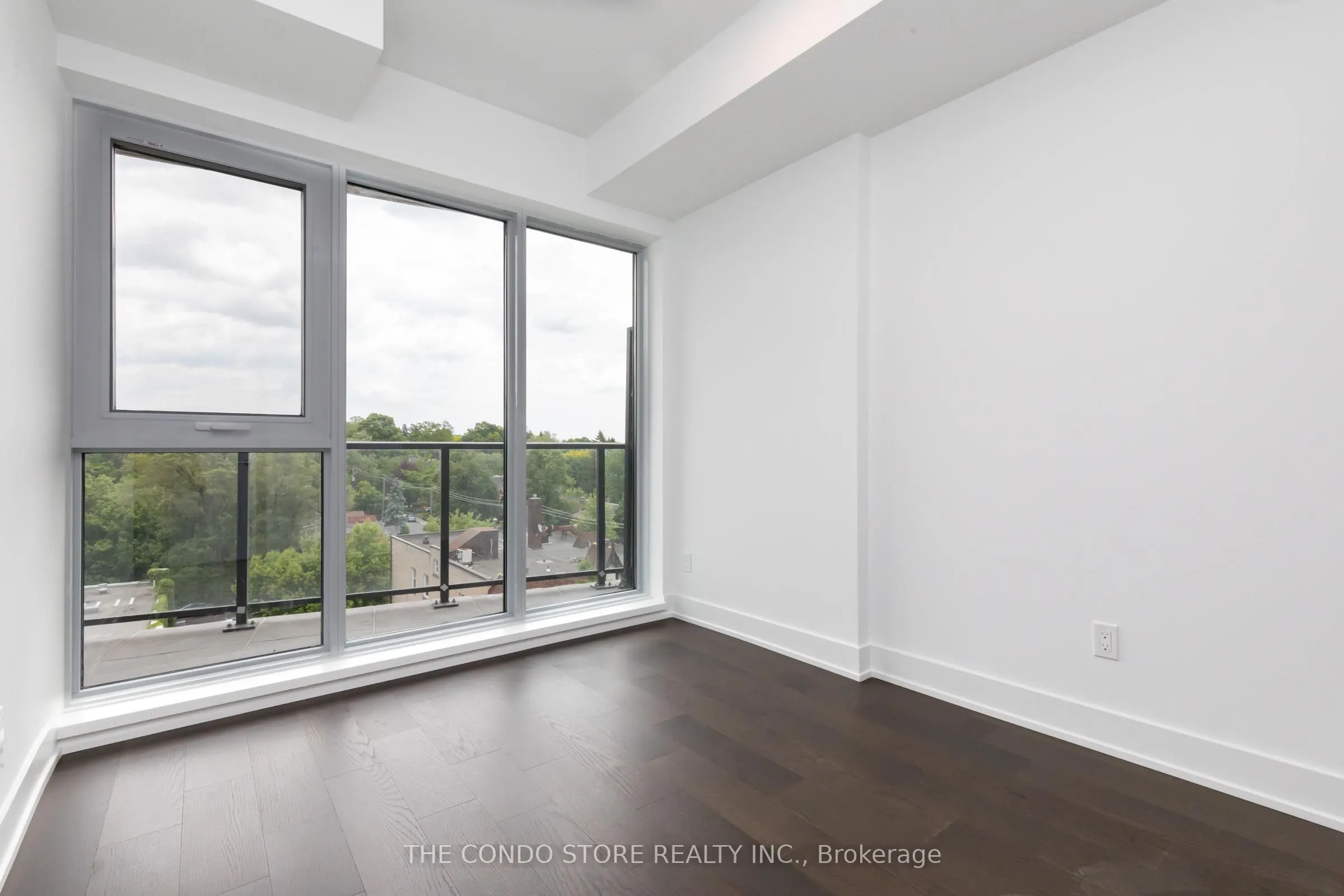8 Manor Road W, #604