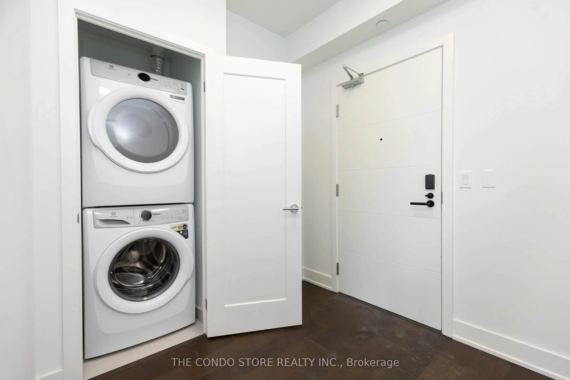 8 Manor Road W, #604
