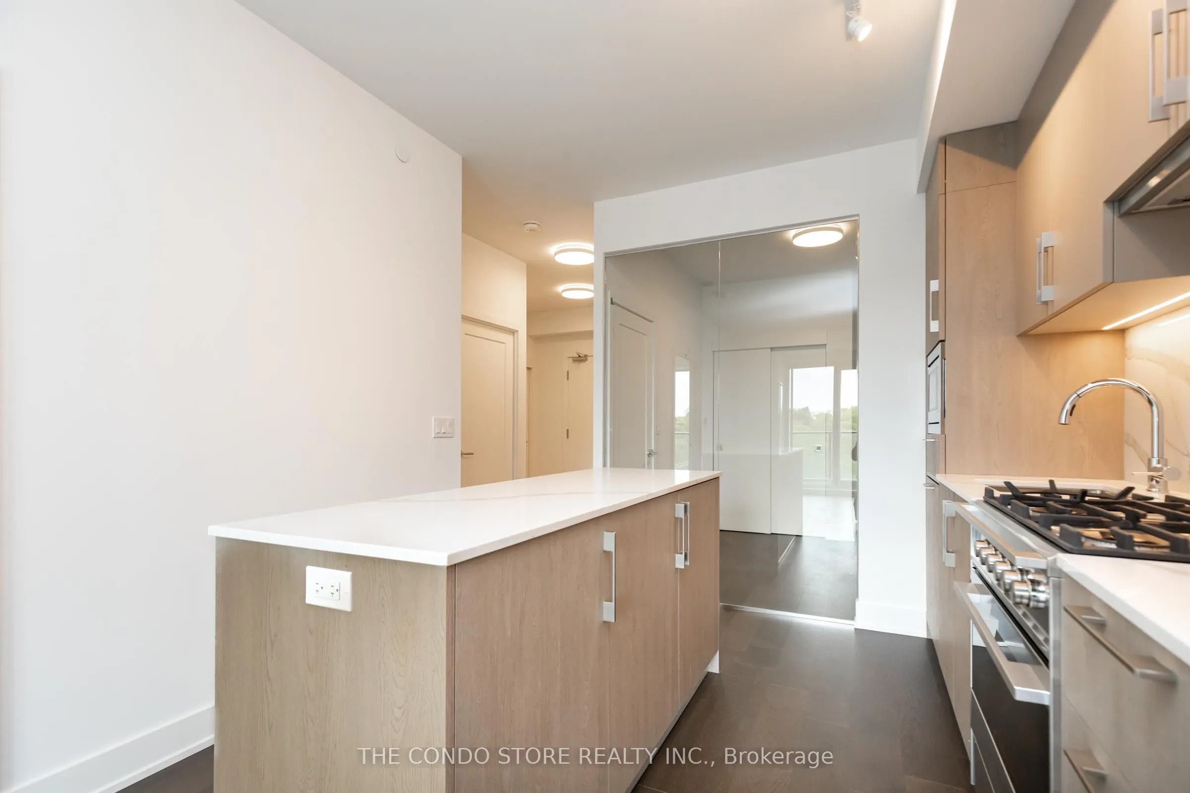 8 Manor Road W, #604