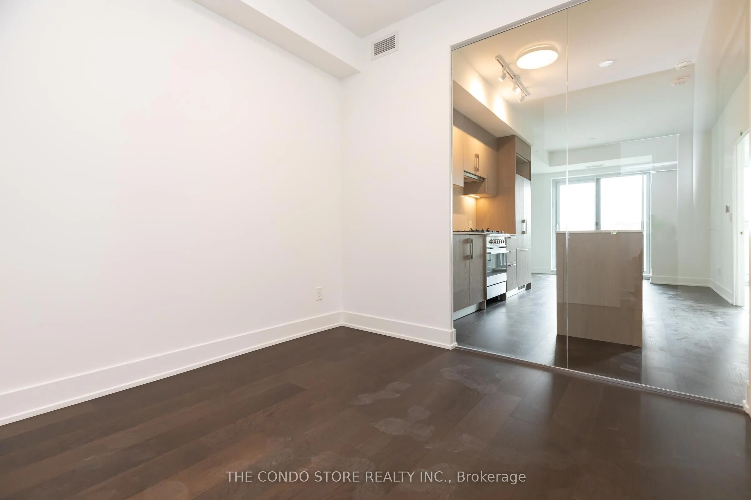 8 Manor Road W, #604