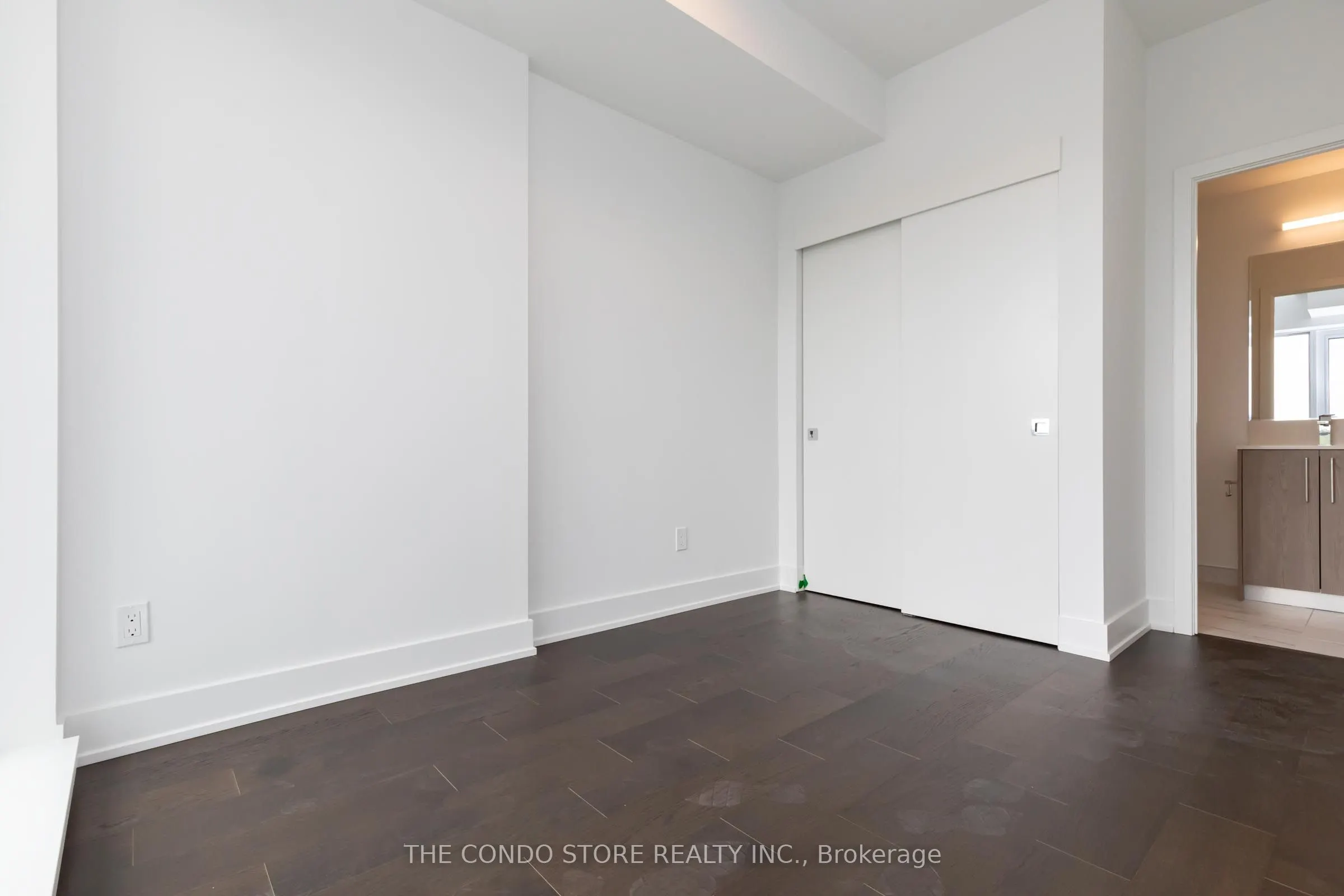8 Manor Road W, #604