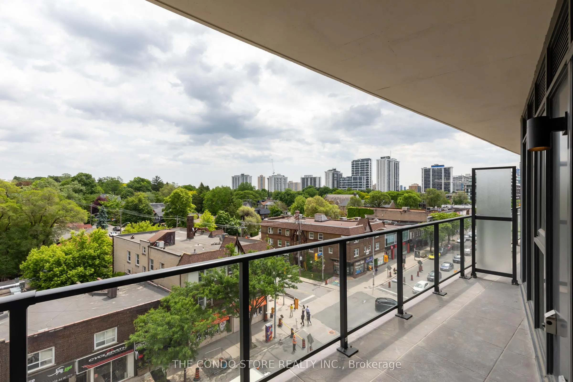 8 Manor Road W, #604