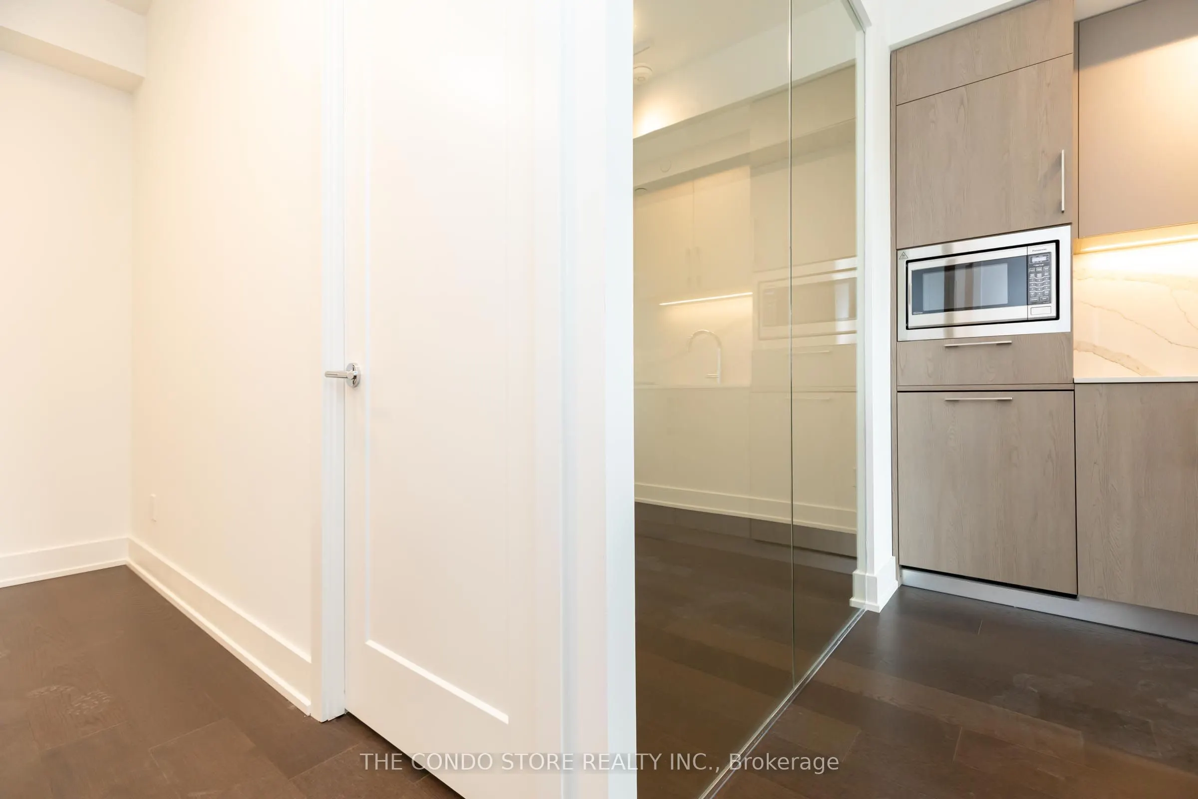 8 Manor Road W, #604