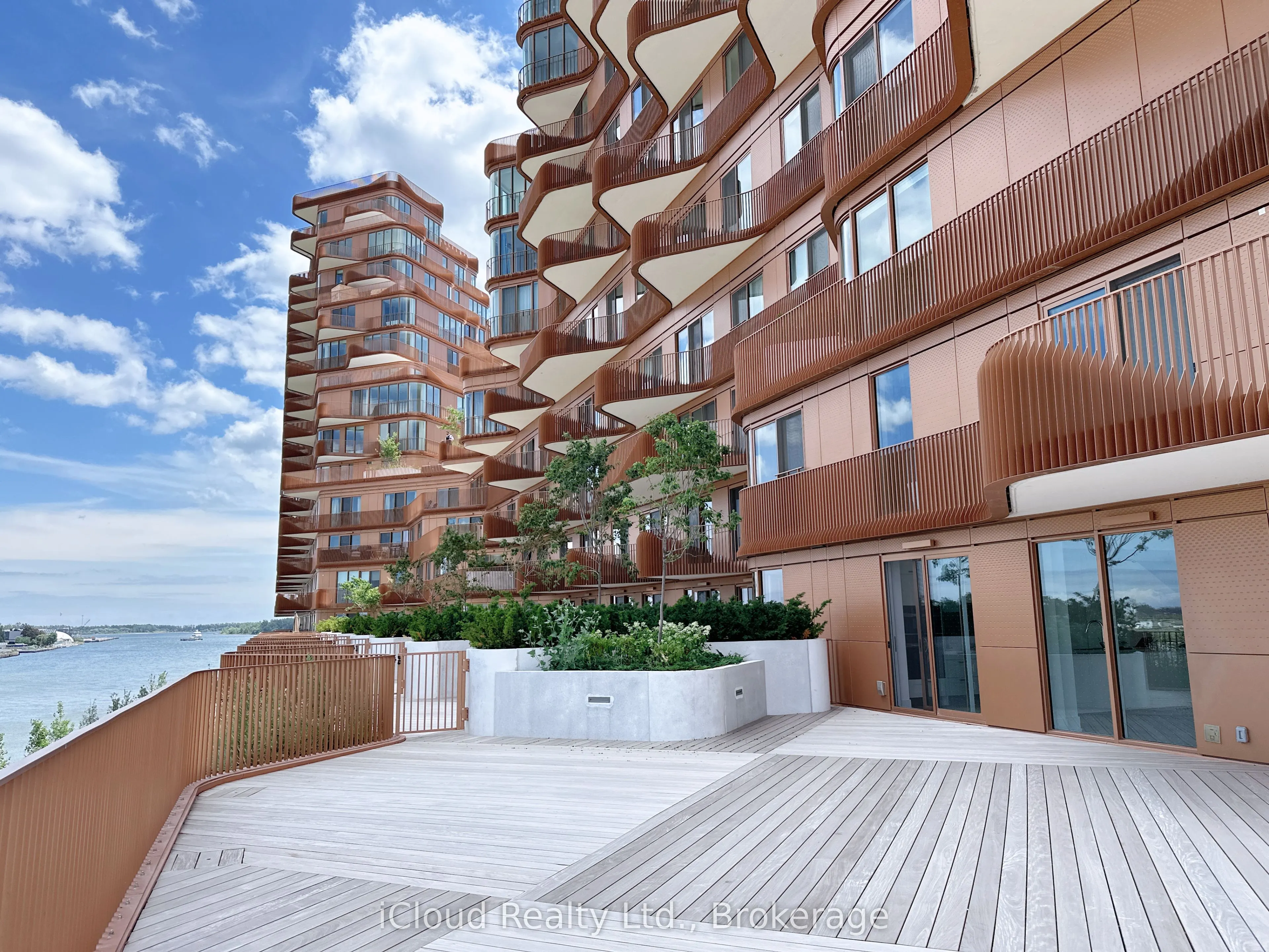 155 Merchants' Wharf, #331