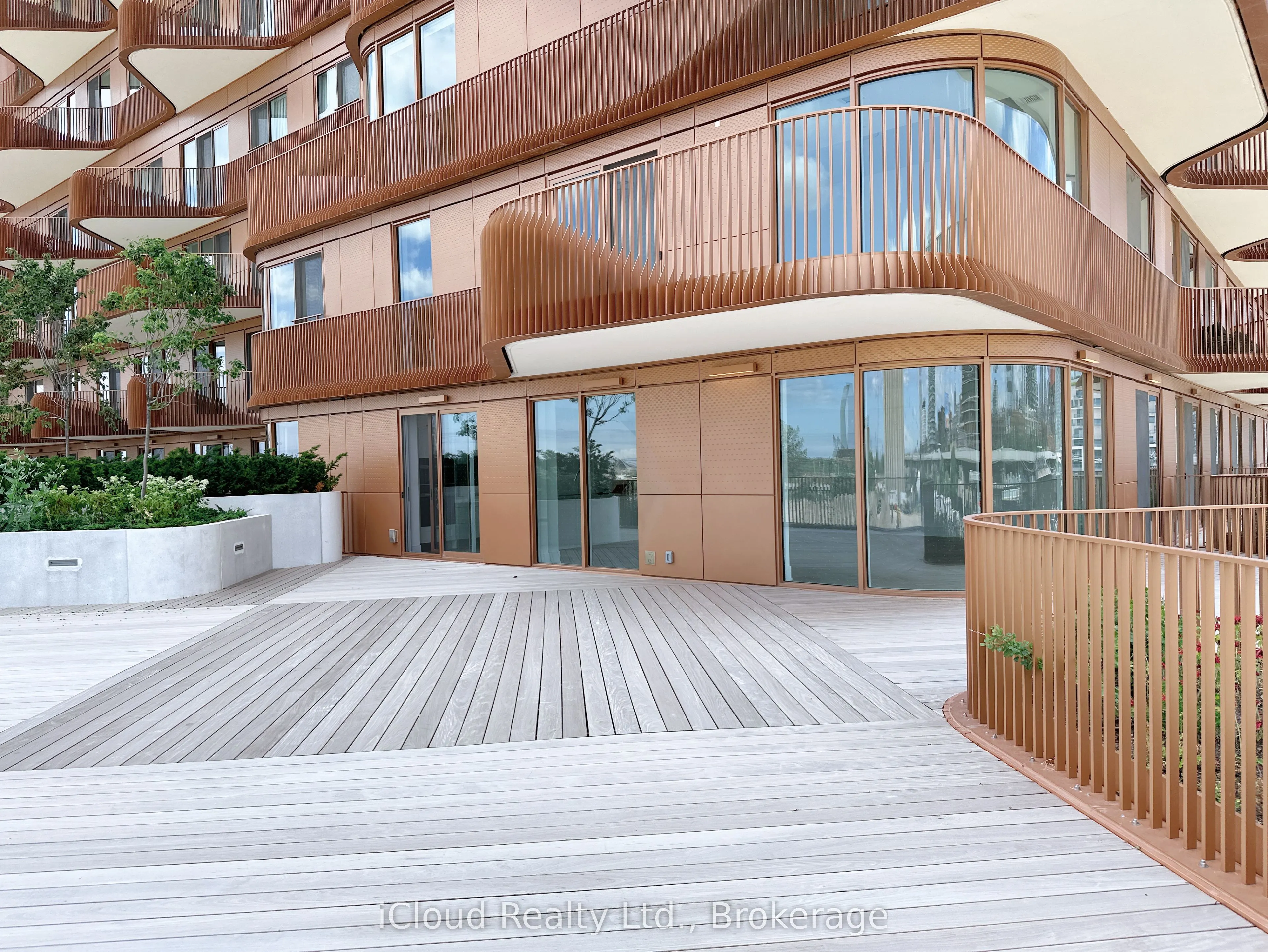 155 Merchants' Wharf, #331