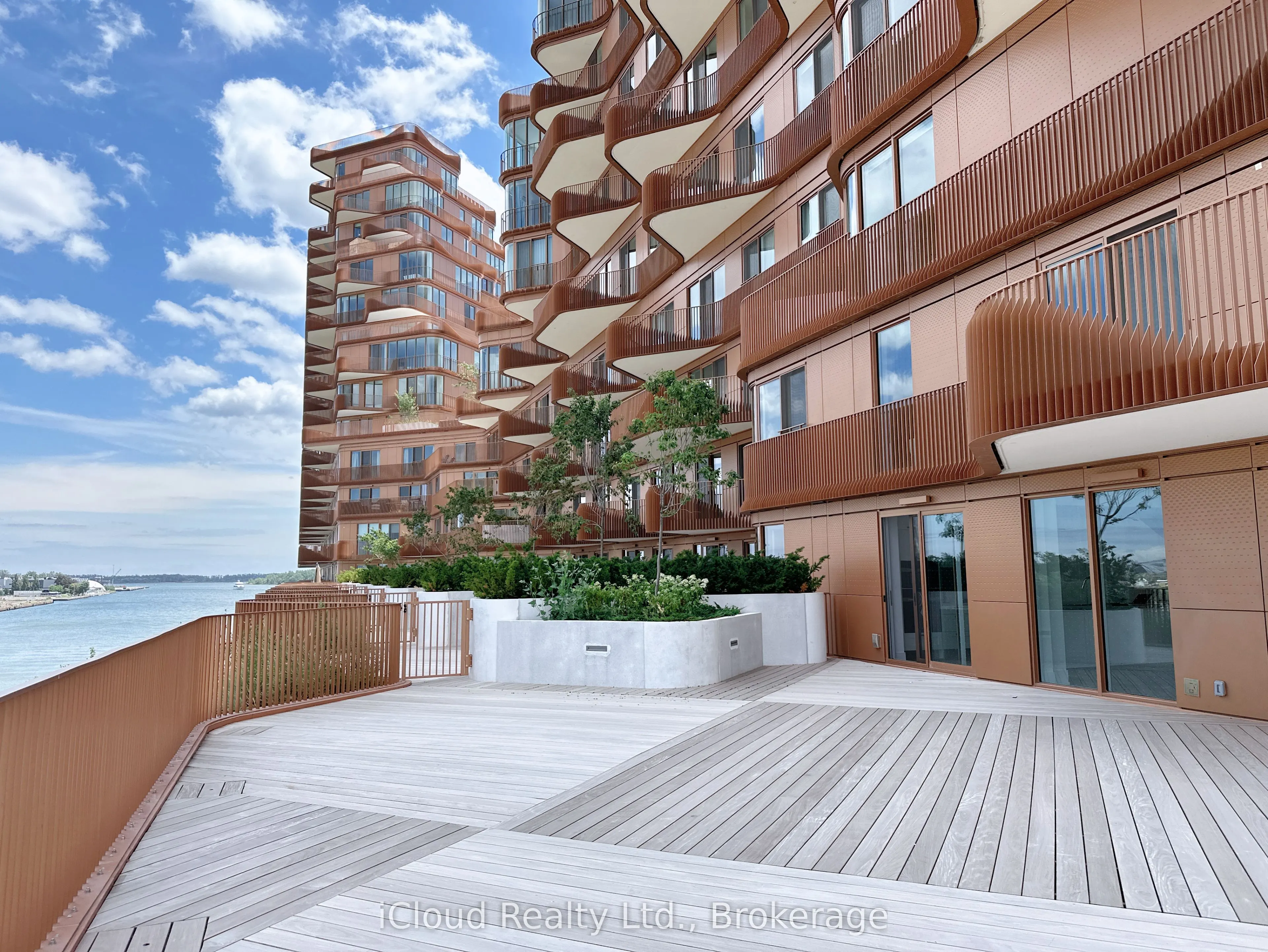 155 Merchants' Wharf, #331