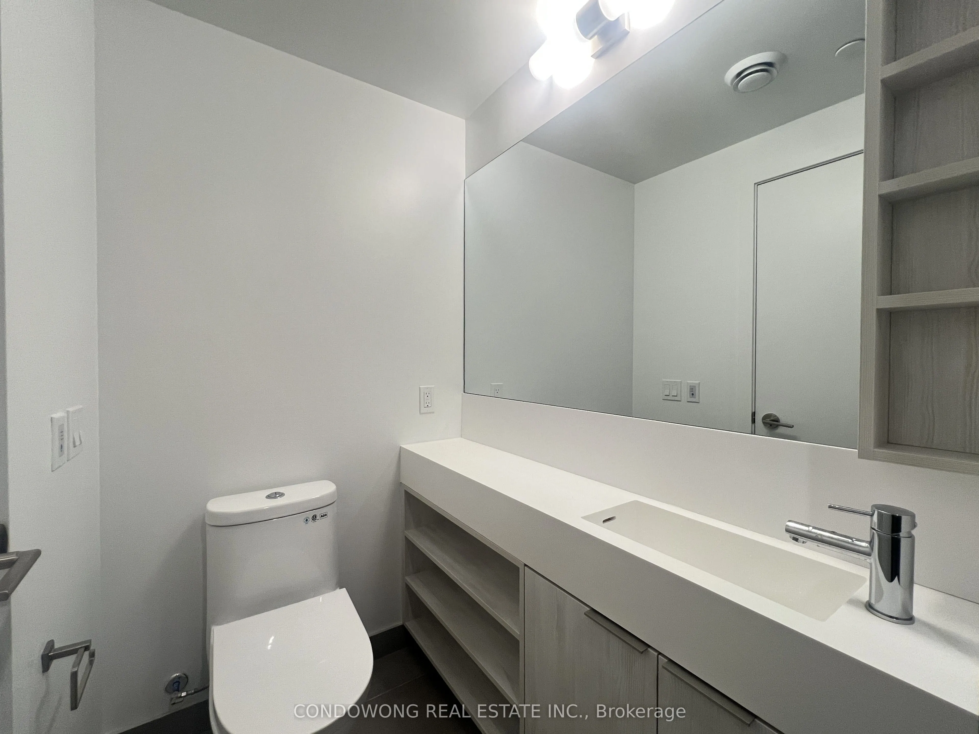 8 Wellesley Street W, #4508