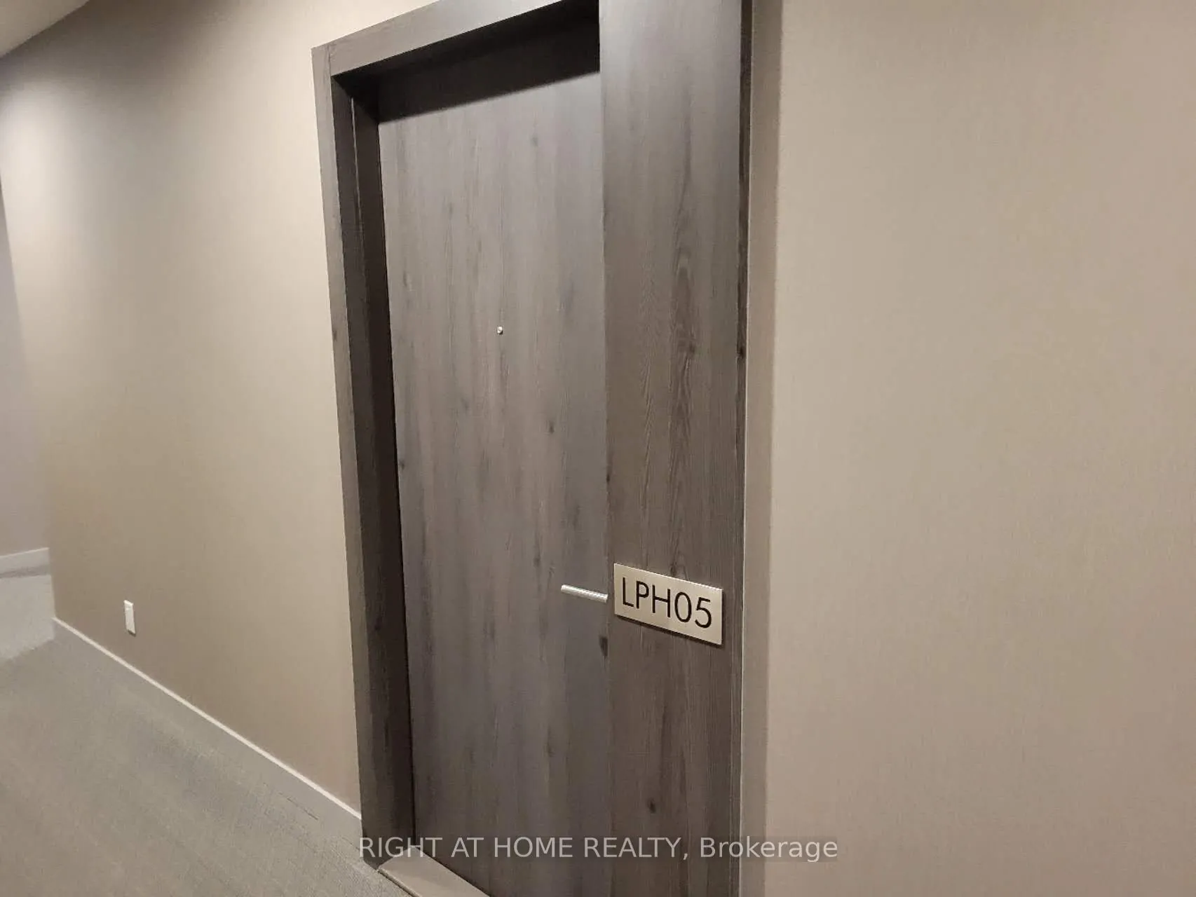 20 Lombard Street, #LPH05