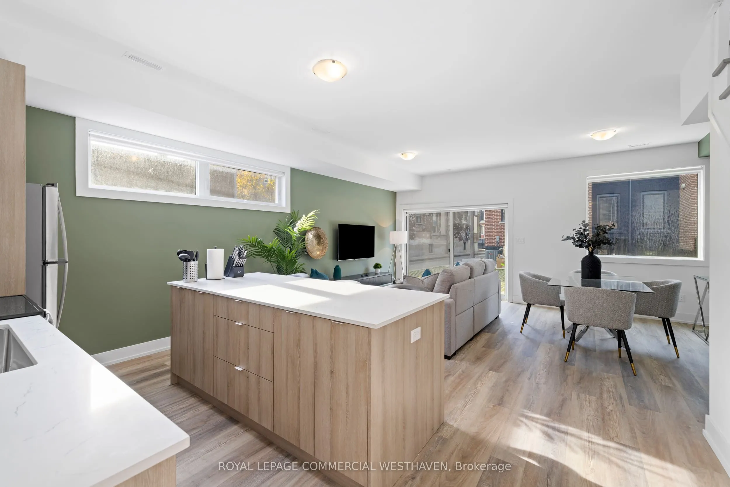 447 Lansdowne Avenue, #Laneway