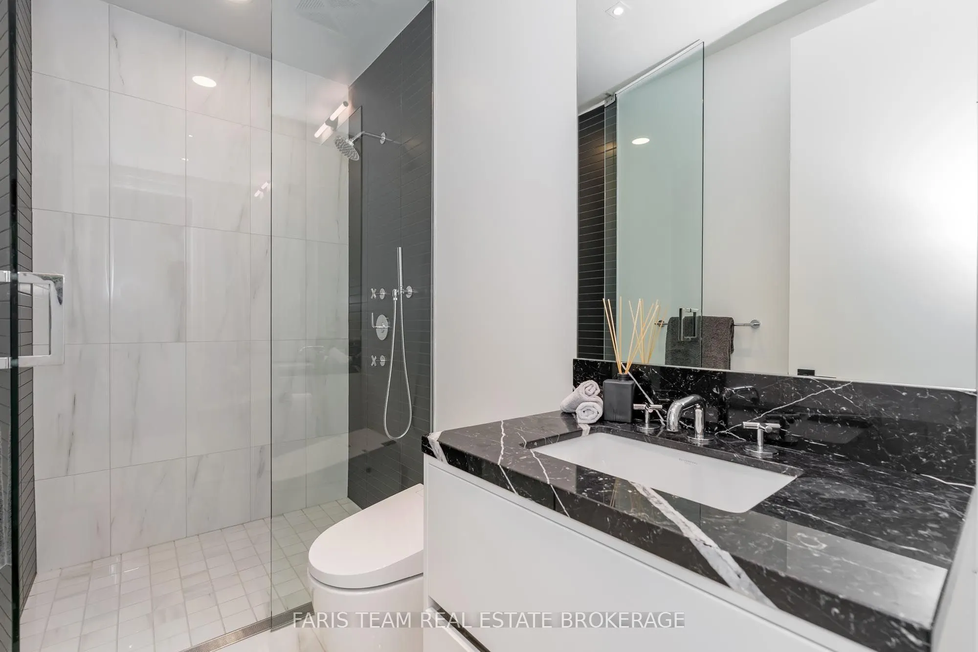 200 Cumberland Street, #3501