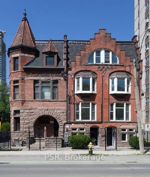 262 Sherbourne Street, #4