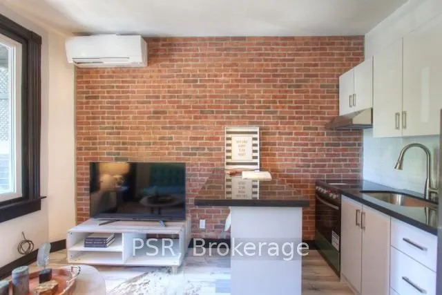 262 Sherbourne Street, #4