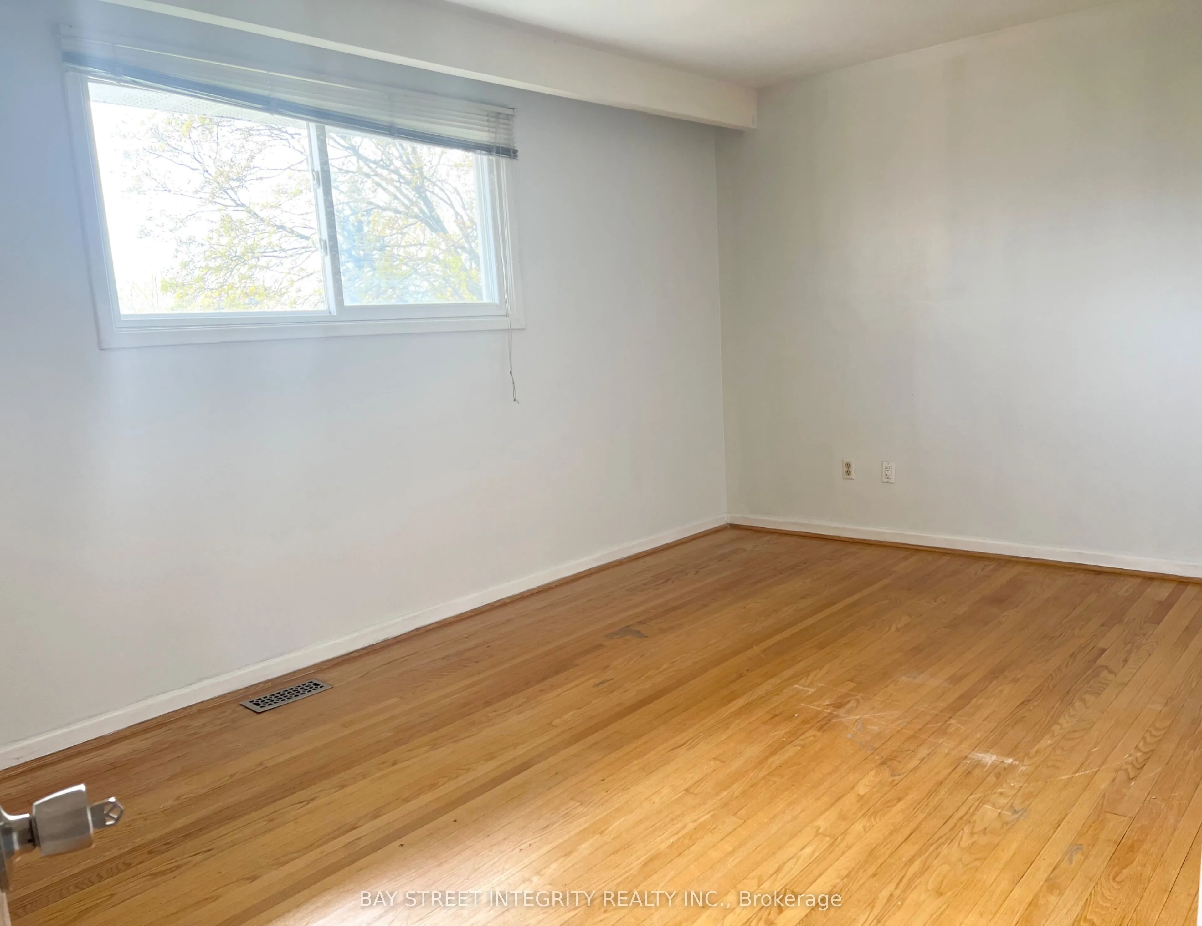 27 Tollerton Avenue