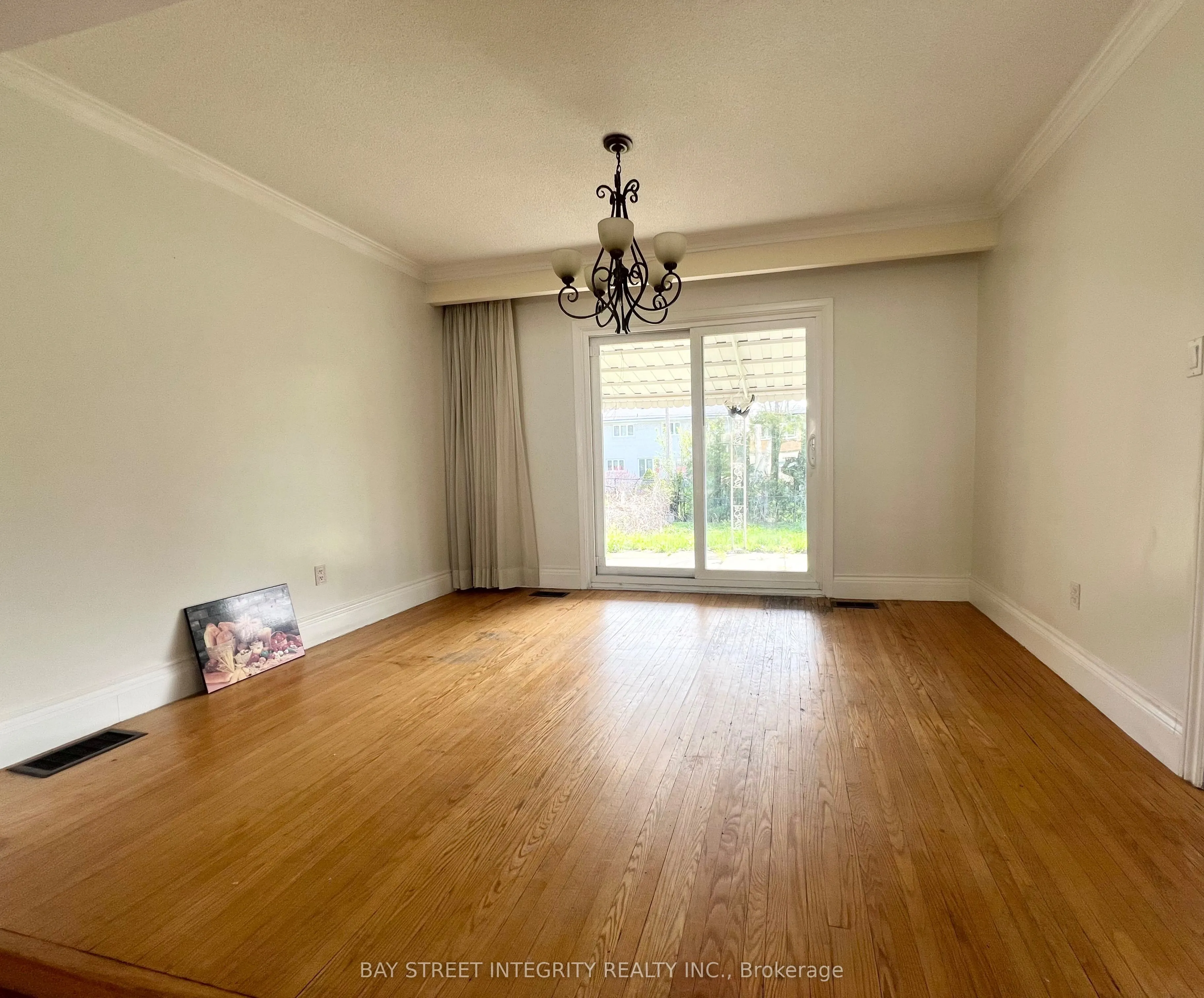 27 Tollerton Avenue