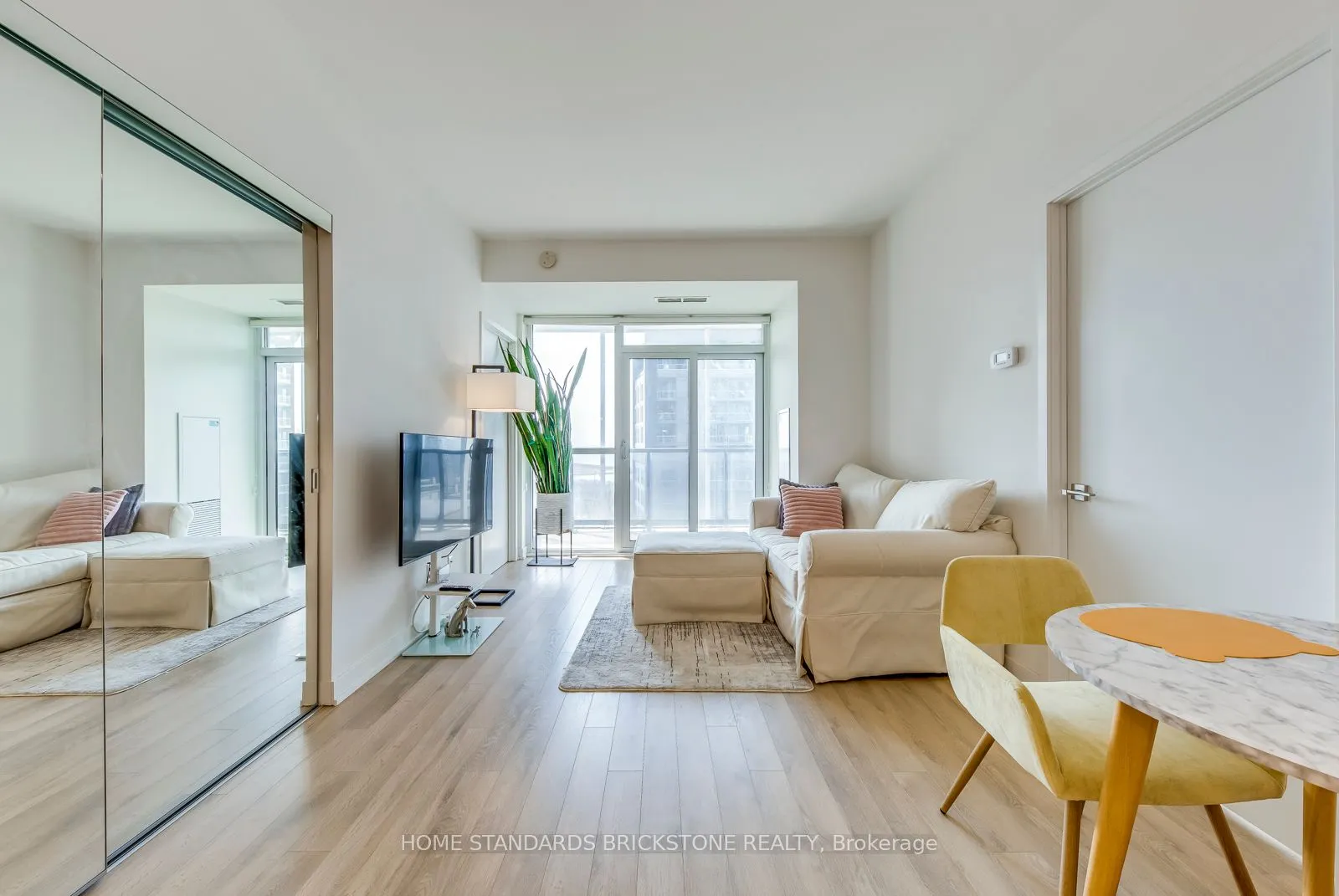 50 Ordnance Street, #2212