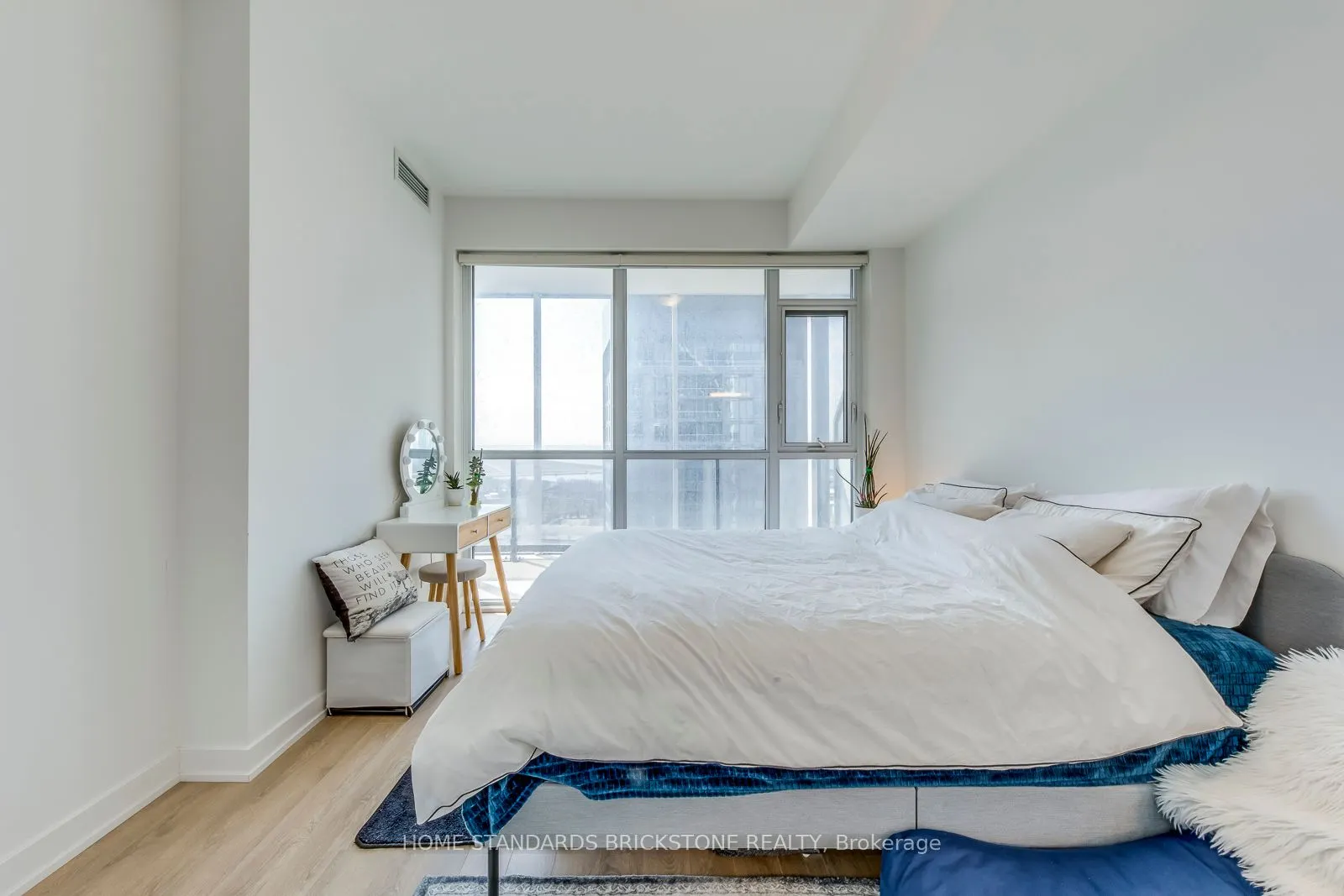 50 Ordnance Street, #2212