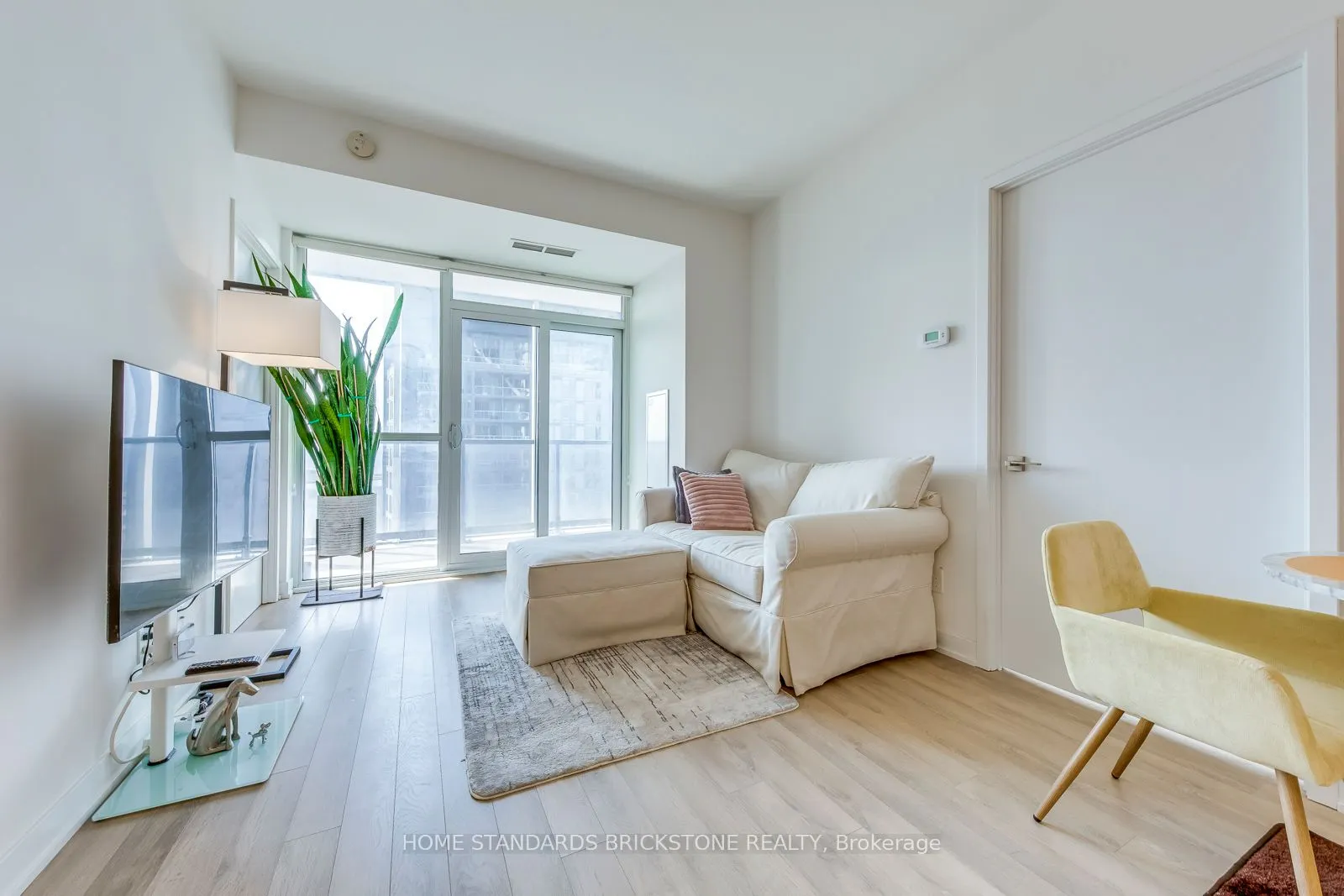 50 Ordnance Street, #2212
