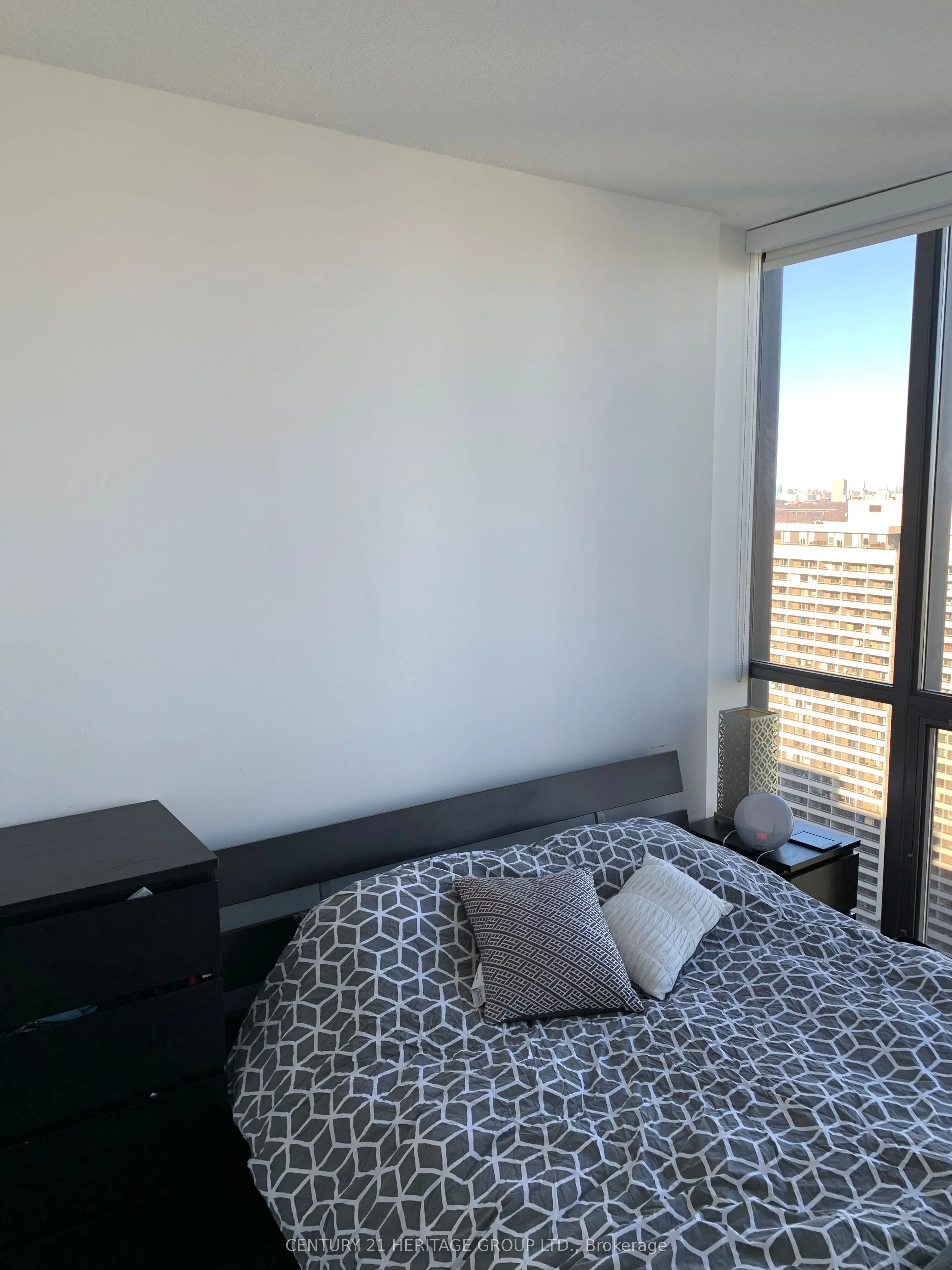 110 Charles Street E, #3009