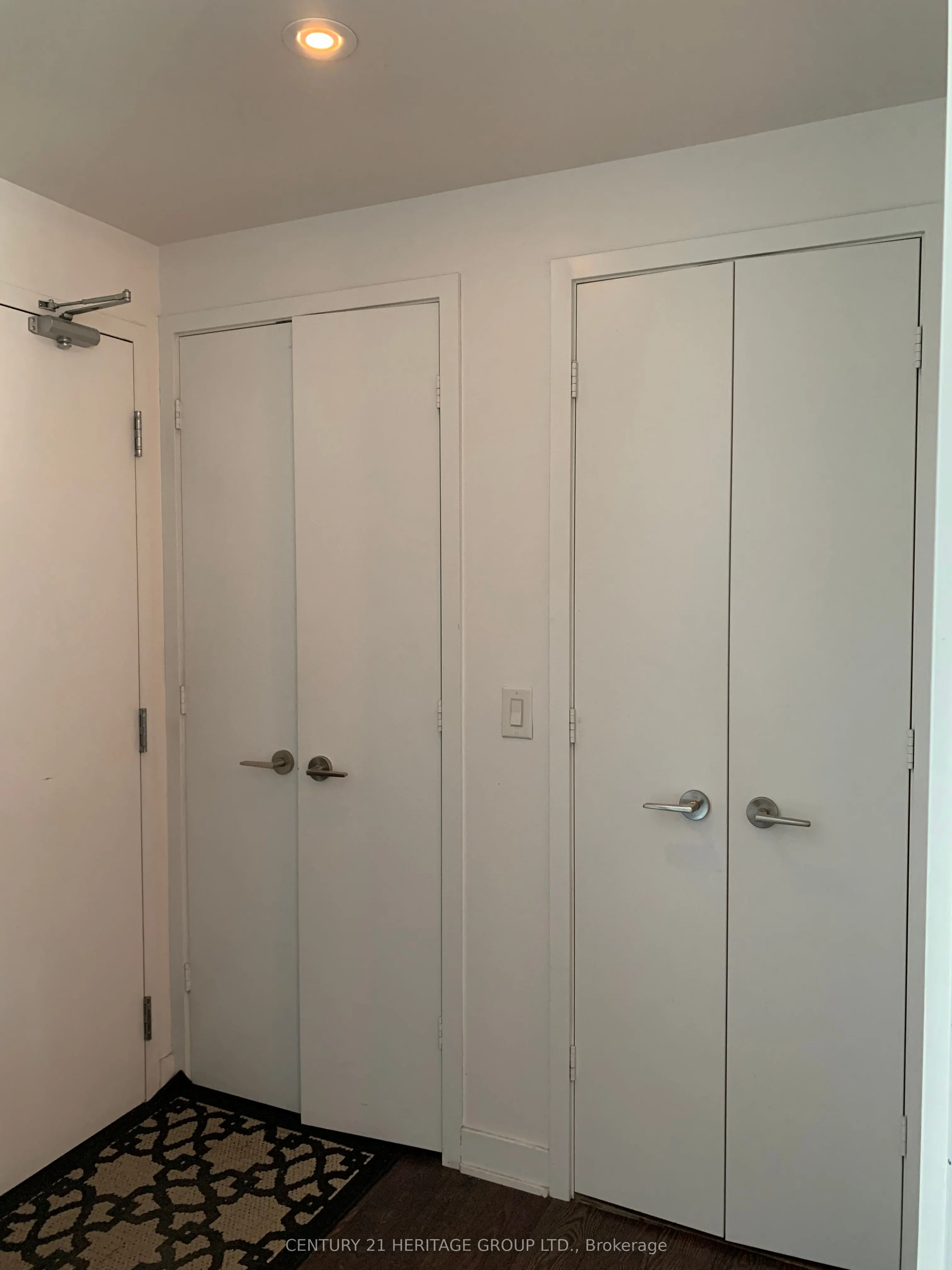 110 Charles Street E, #3009