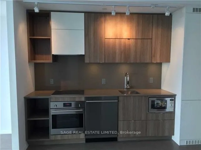 125 Peter Street, #2504